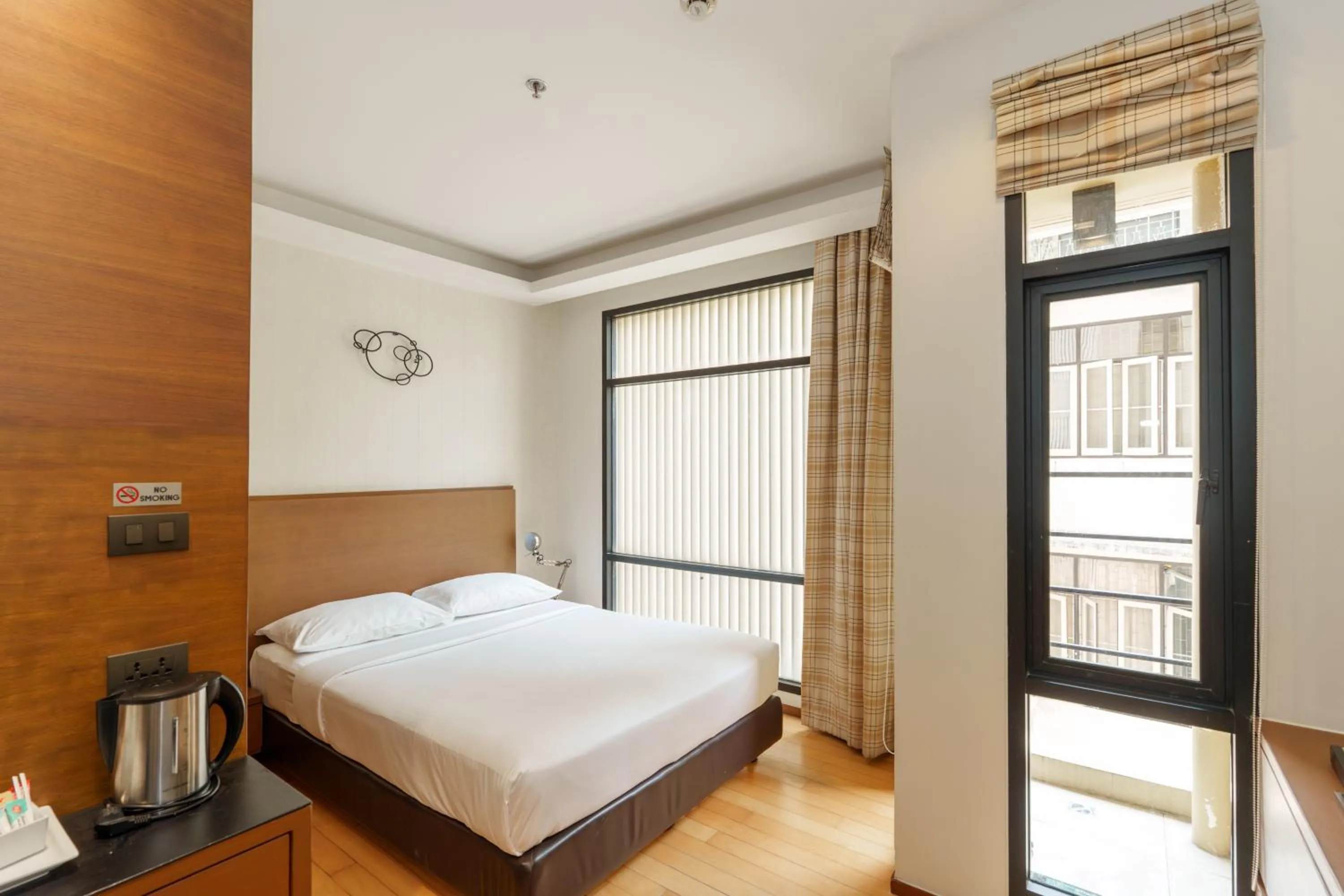 Deluxe Studio in Marvin Suites Hotel Bangkok Sathorn