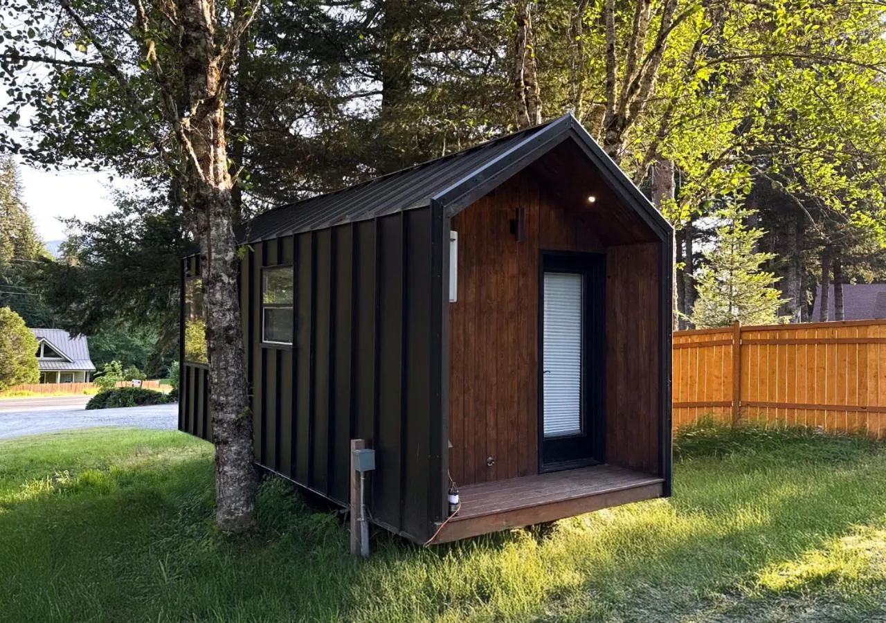 Budget Double Room in Paradise Village