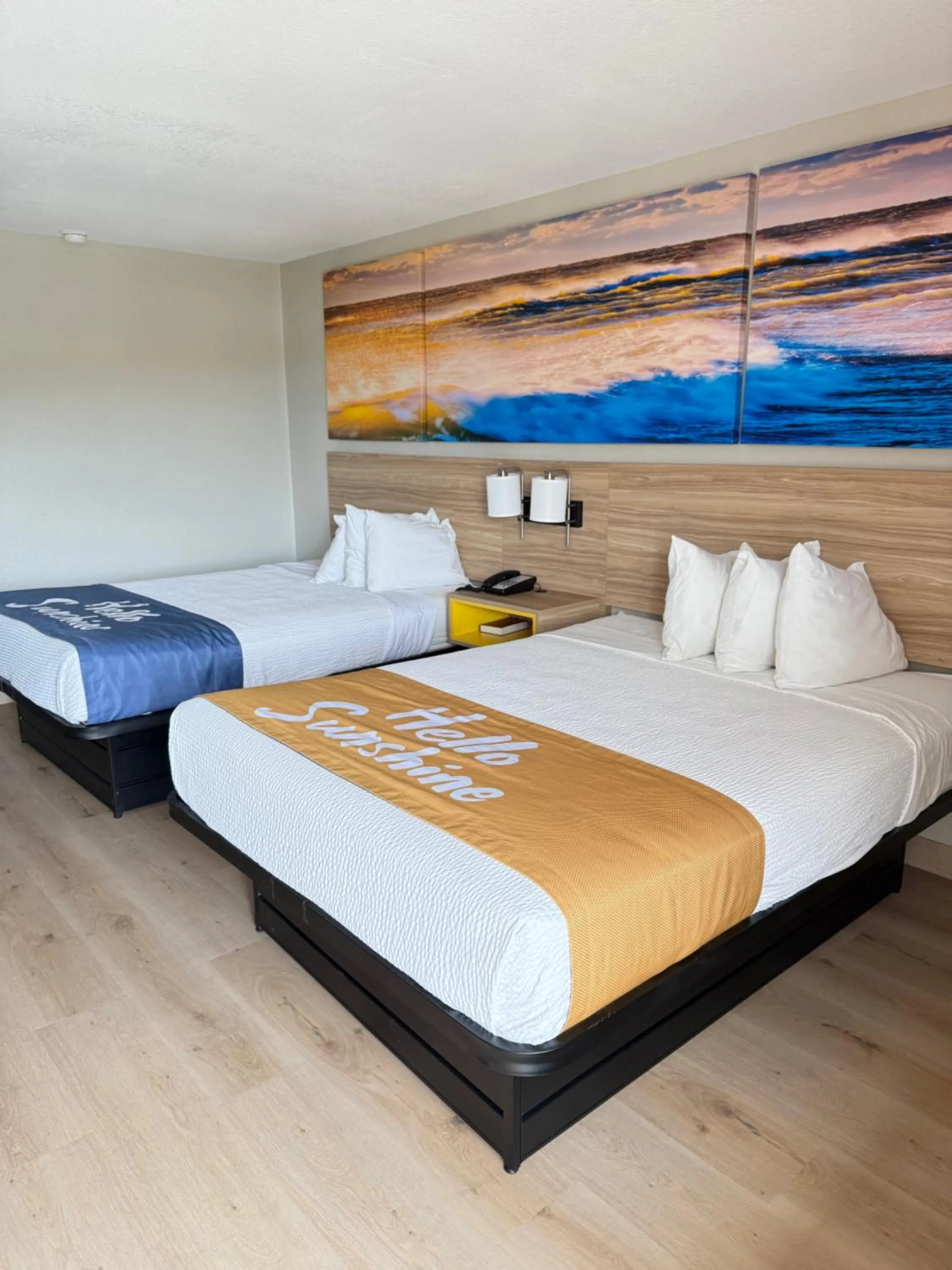 Deluxe Double Room with Two Double Beds - Non-Smoking in Days Inn by Wyndham Shorter