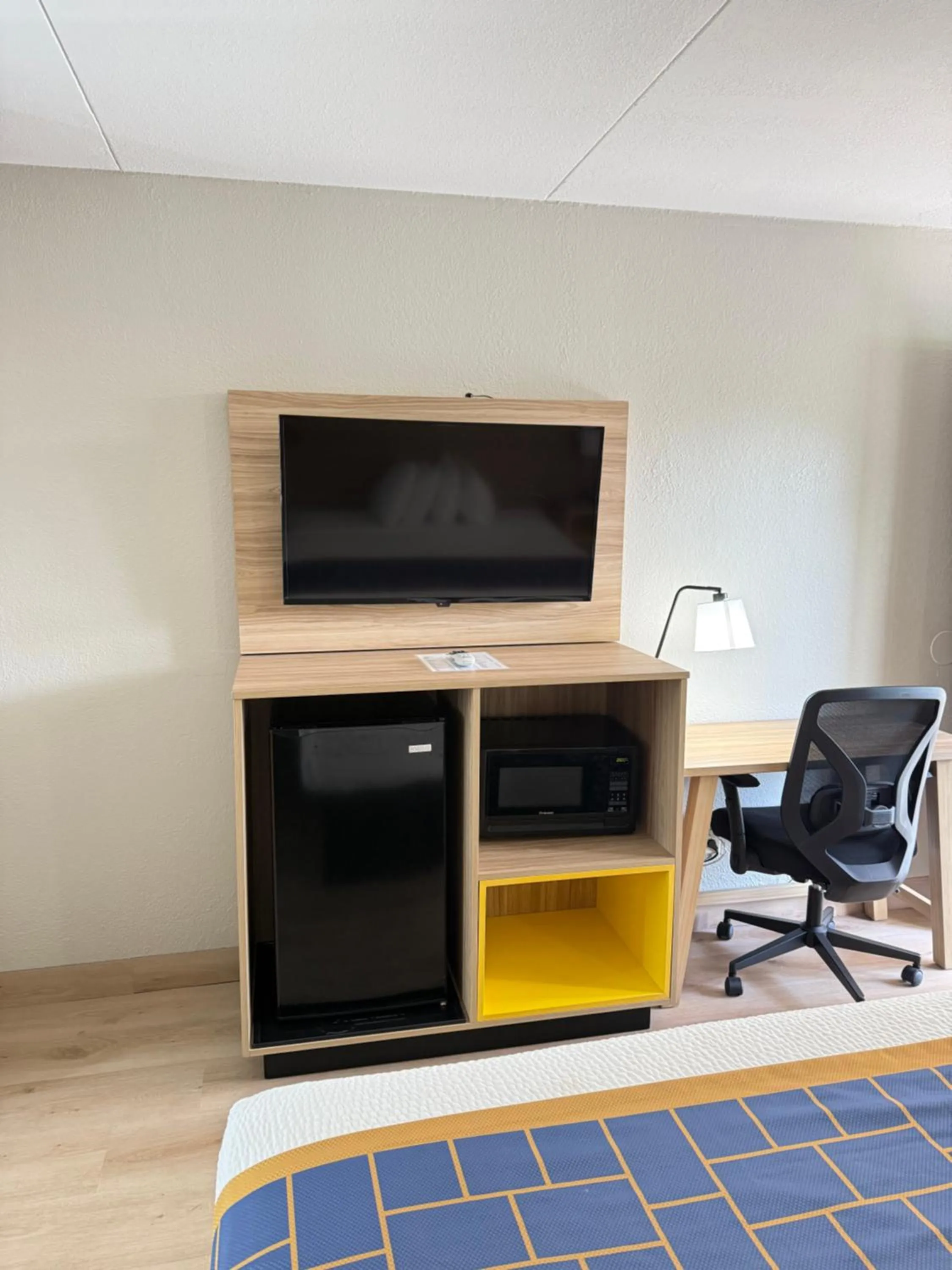 King Room- Non-Smoking in Days Inn by Wyndham Shorter