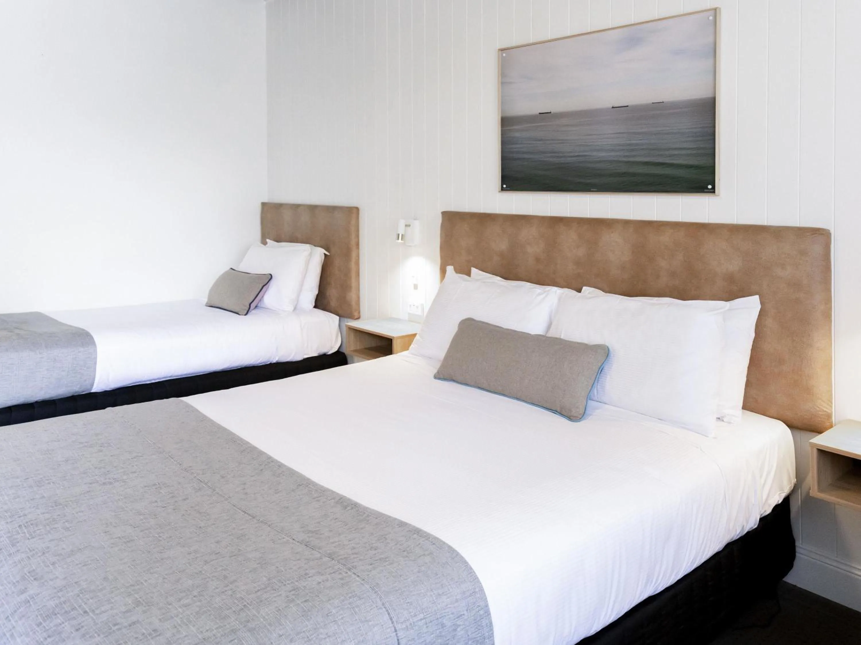 Superior Room with Queen and Single Bed in Mercure Charlestown