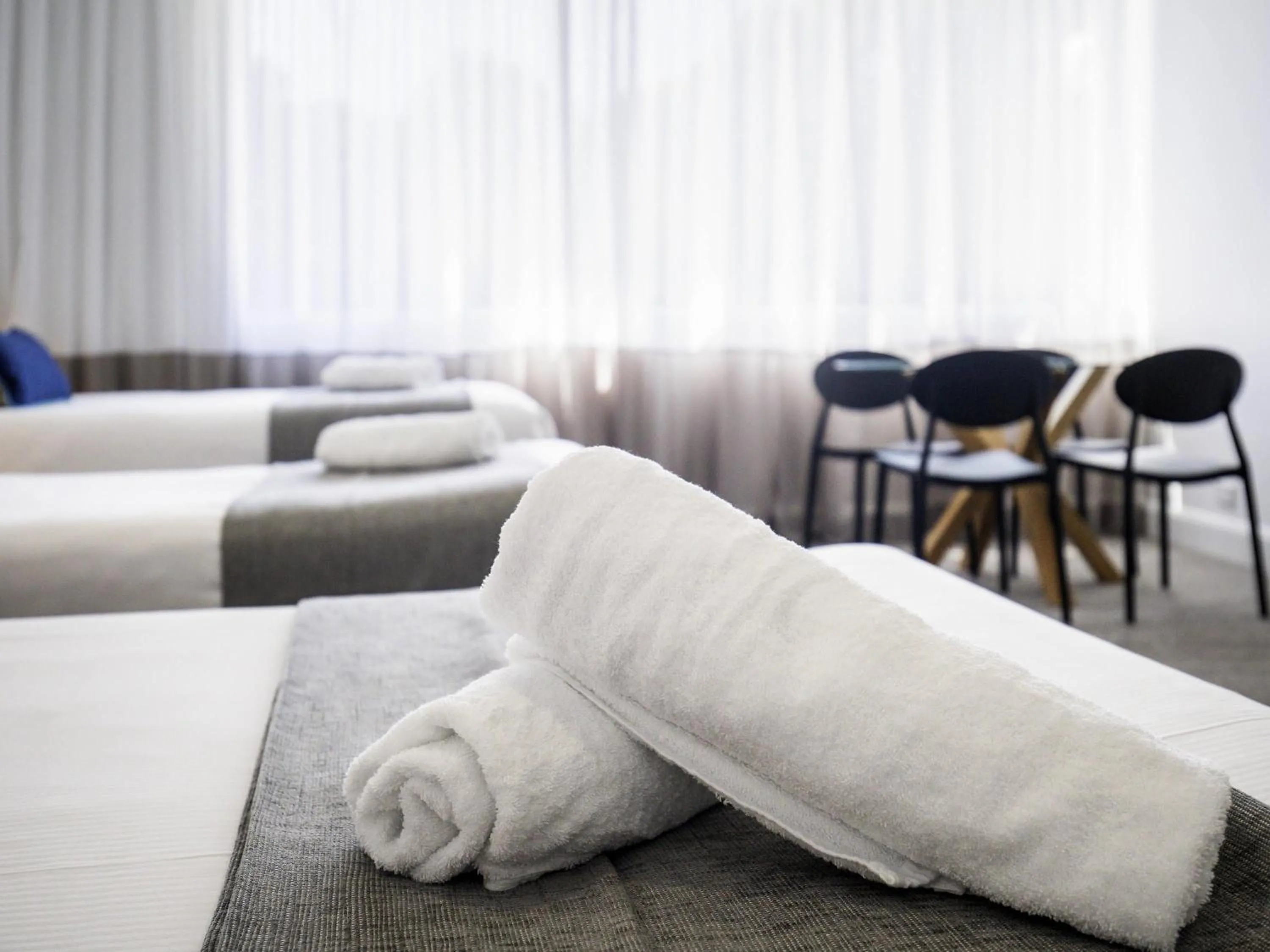 Standard Room with Queen and 2 Single Beds in Mercure Charlestown