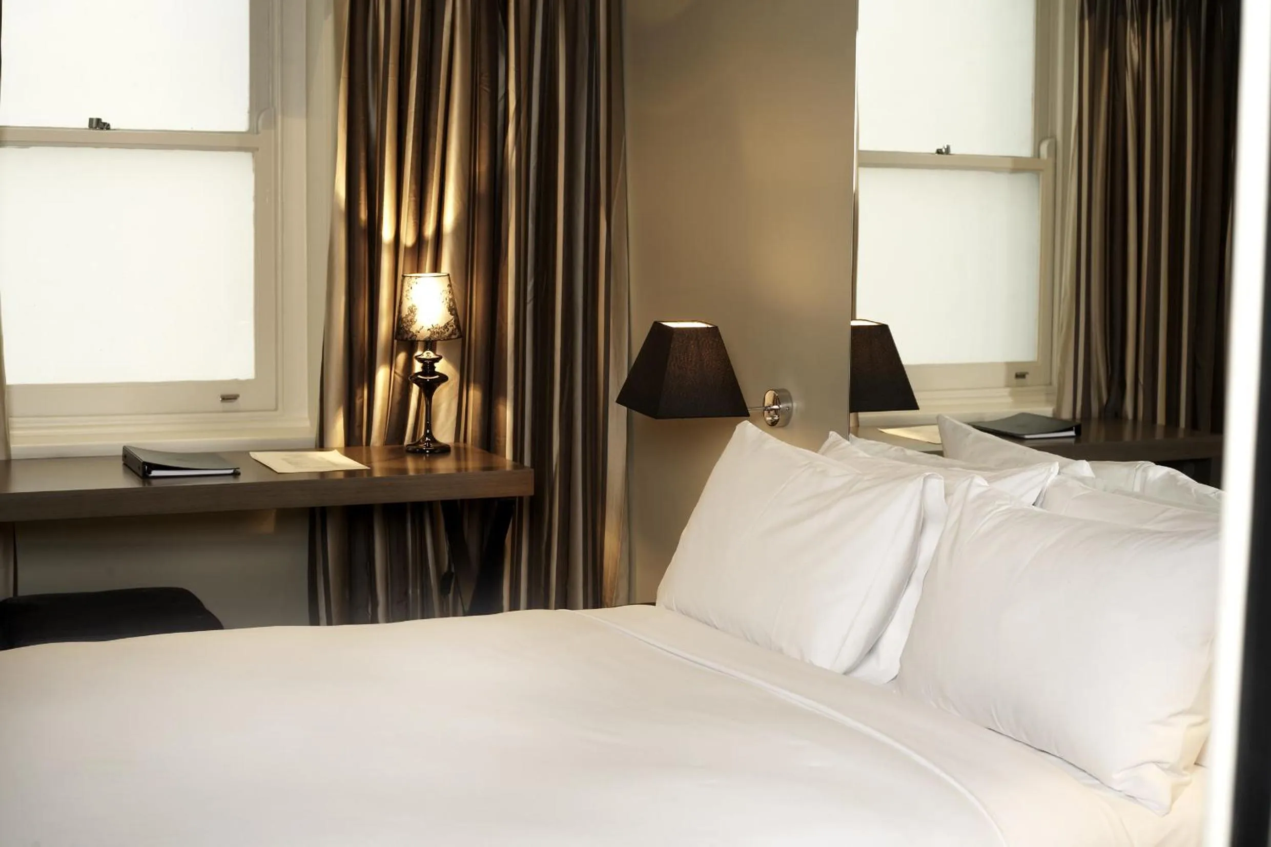 Standard Double Room in Kirketon Hotel Sydney