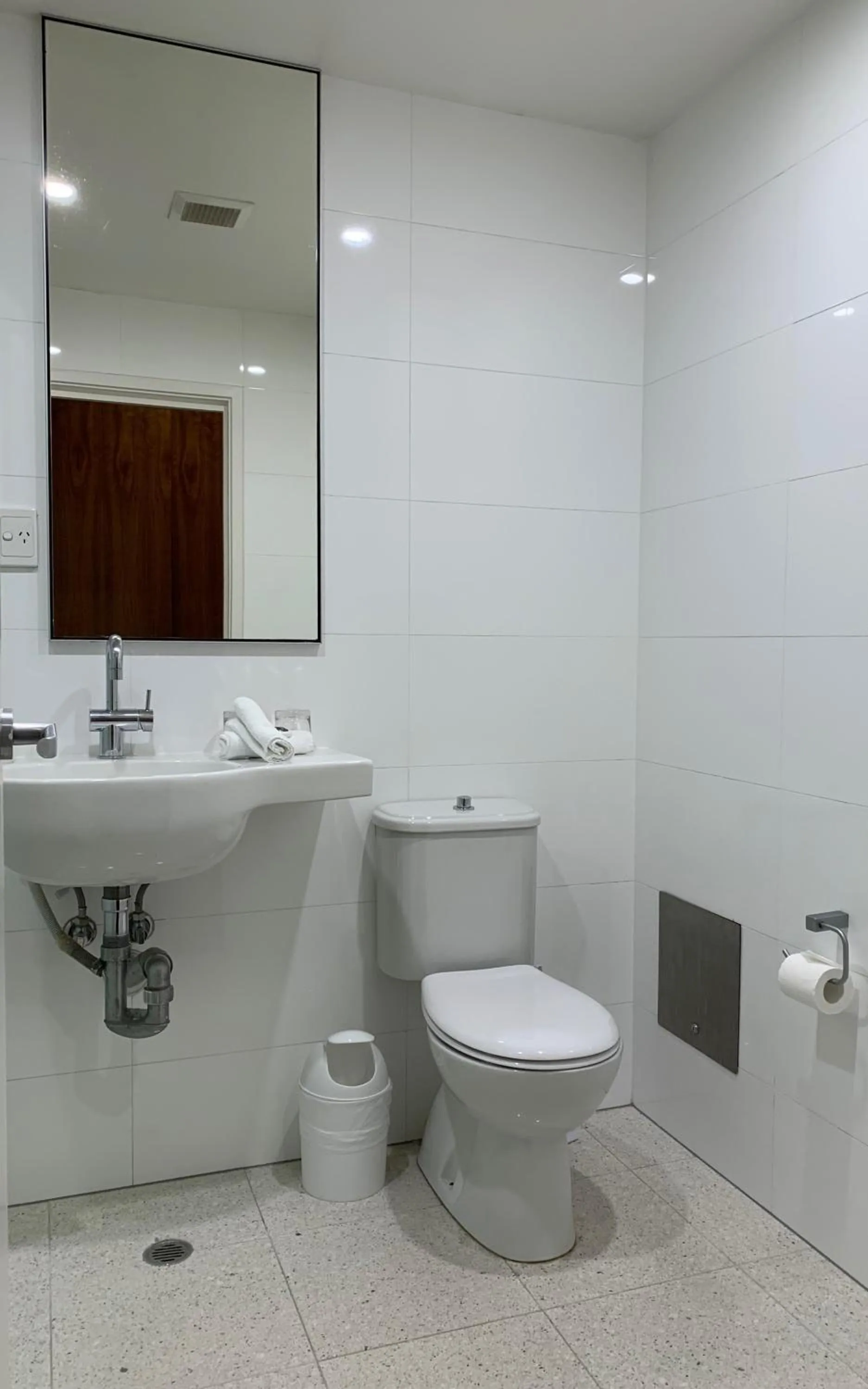 Deluxe King Room in Cosmopolitan Hotel and Apartments