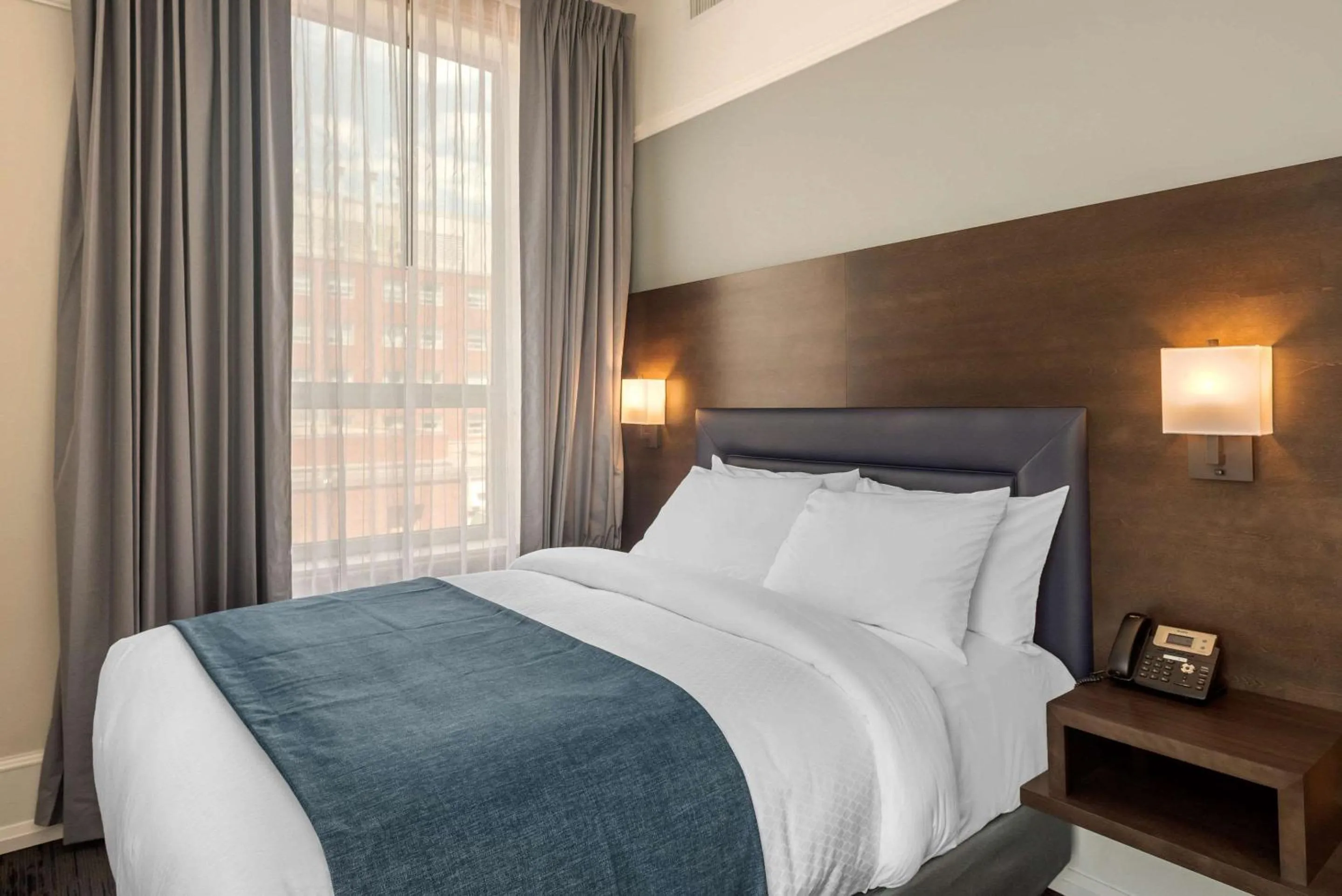 Queen Suite - Non-Smoking in The Courthouse Hotel, an Ascend Collection Hotel