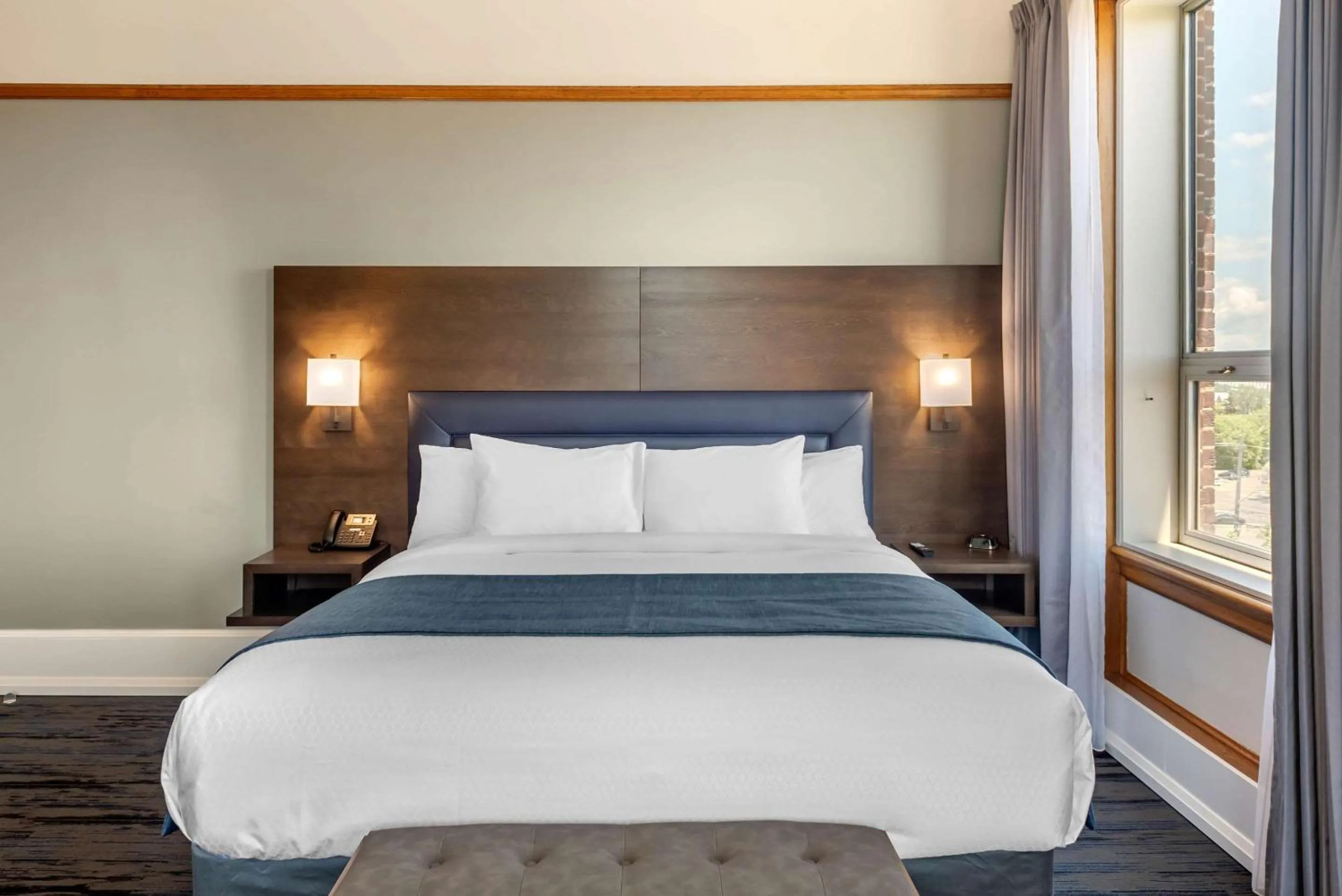 Standard King Room - Non-Smoking  in The Courthouse Hotel, an Ascend Collection Hotel