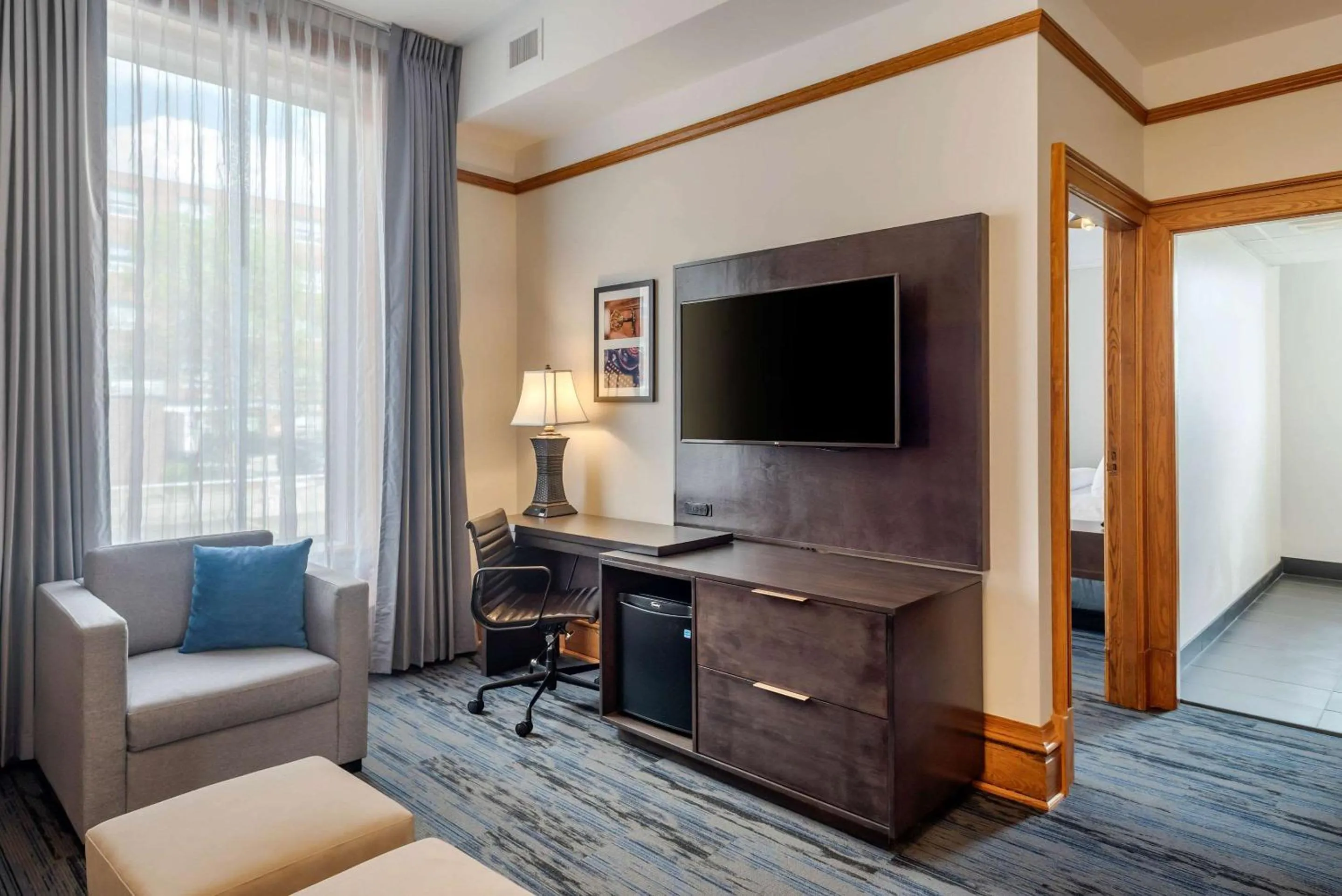 One-Bedroom King Suite - Non-Smoking in The Courthouse Hotel, an Ascend Collection Hotel