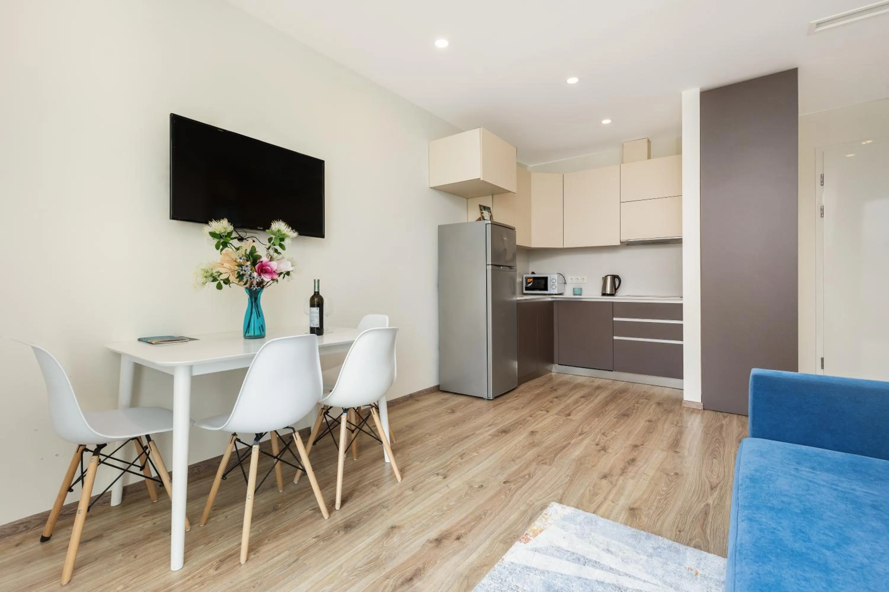 One-Bedroom Apartment - single occupancy in Bellevue Residence Suites