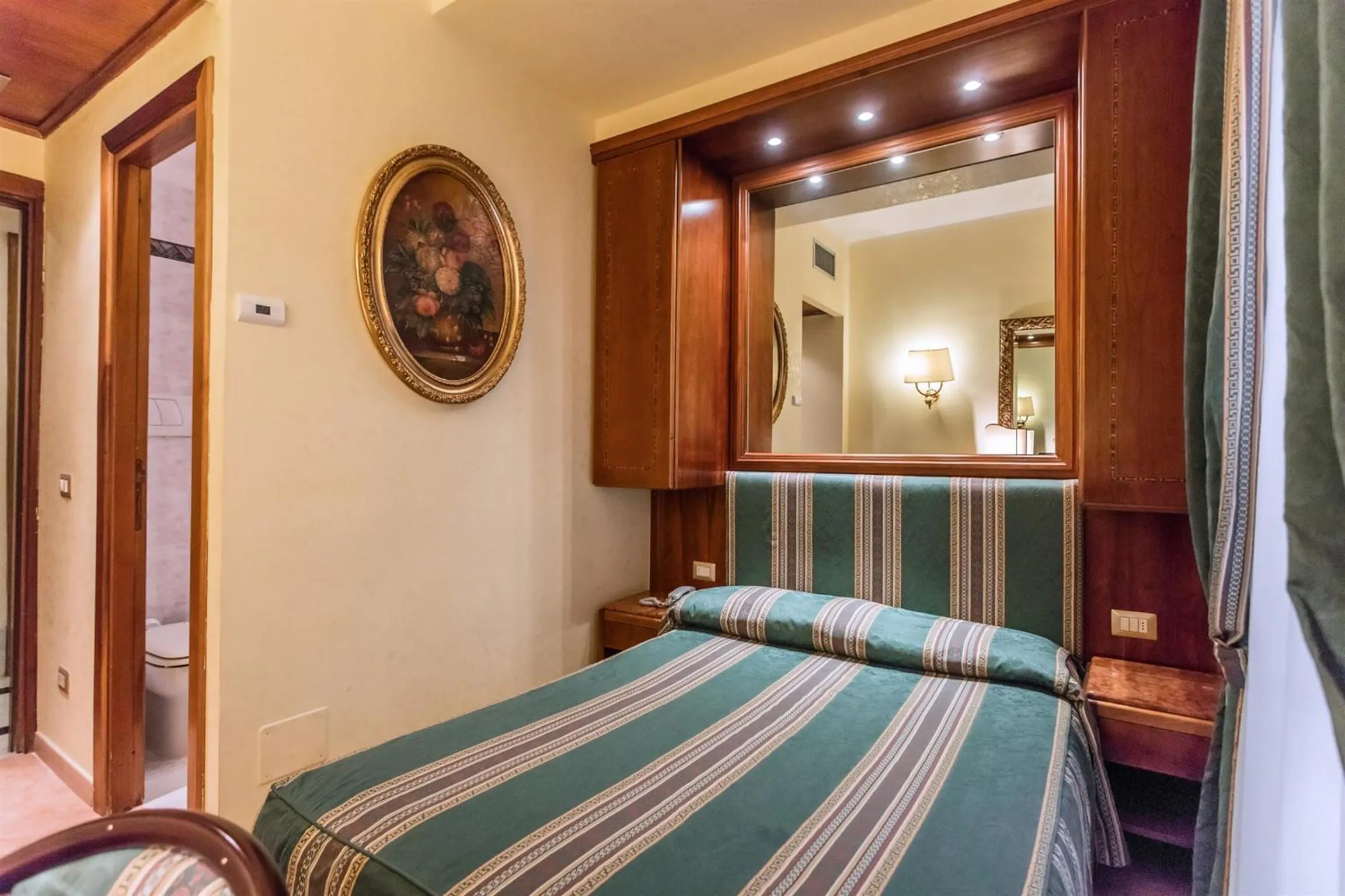 Economy Double or Twin Room in Raeli Hotel Lux