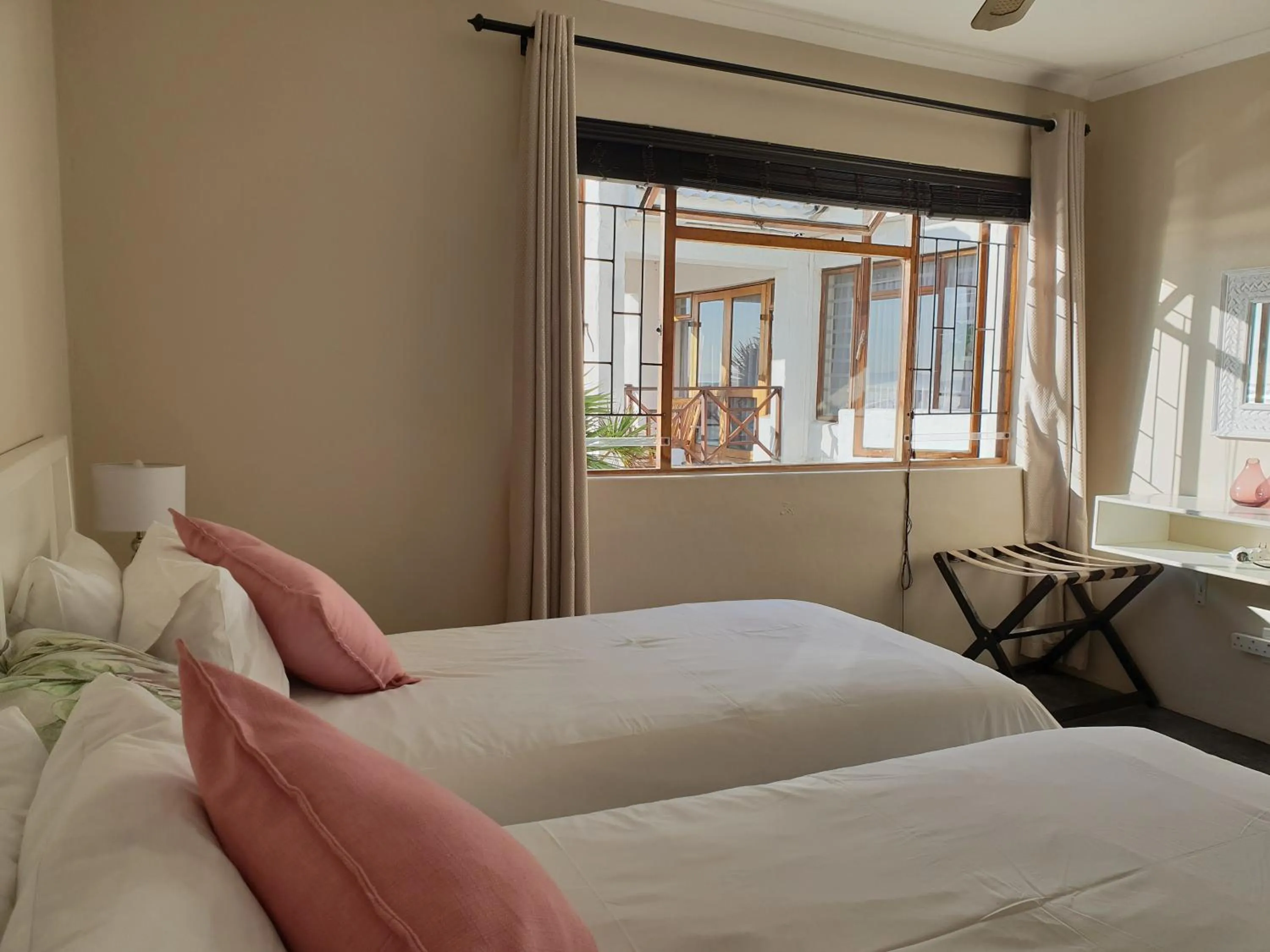 Superior Double or Twin Room - single occupancy in Saxon Lodge