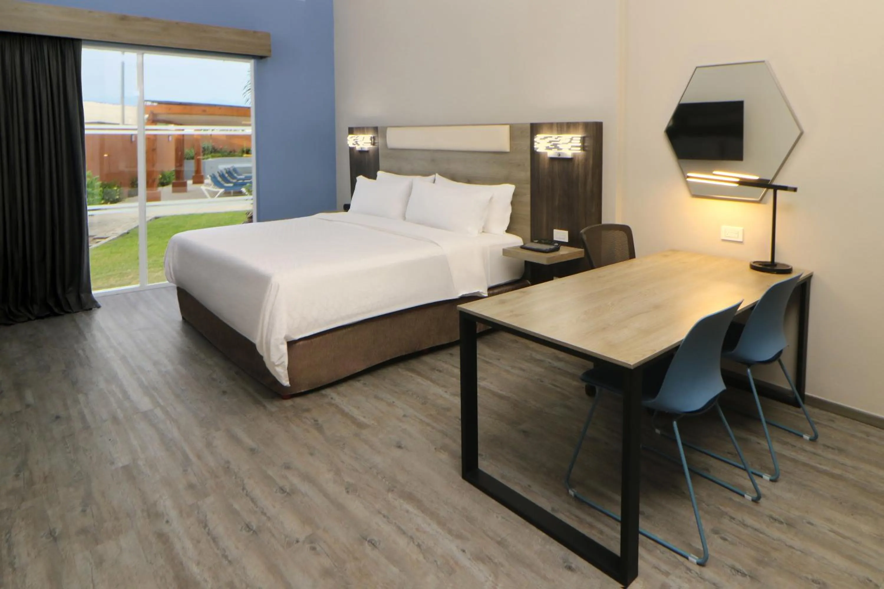 Standard King Room - Disability Access in Holiday Inn Express Manzanillo by IHG