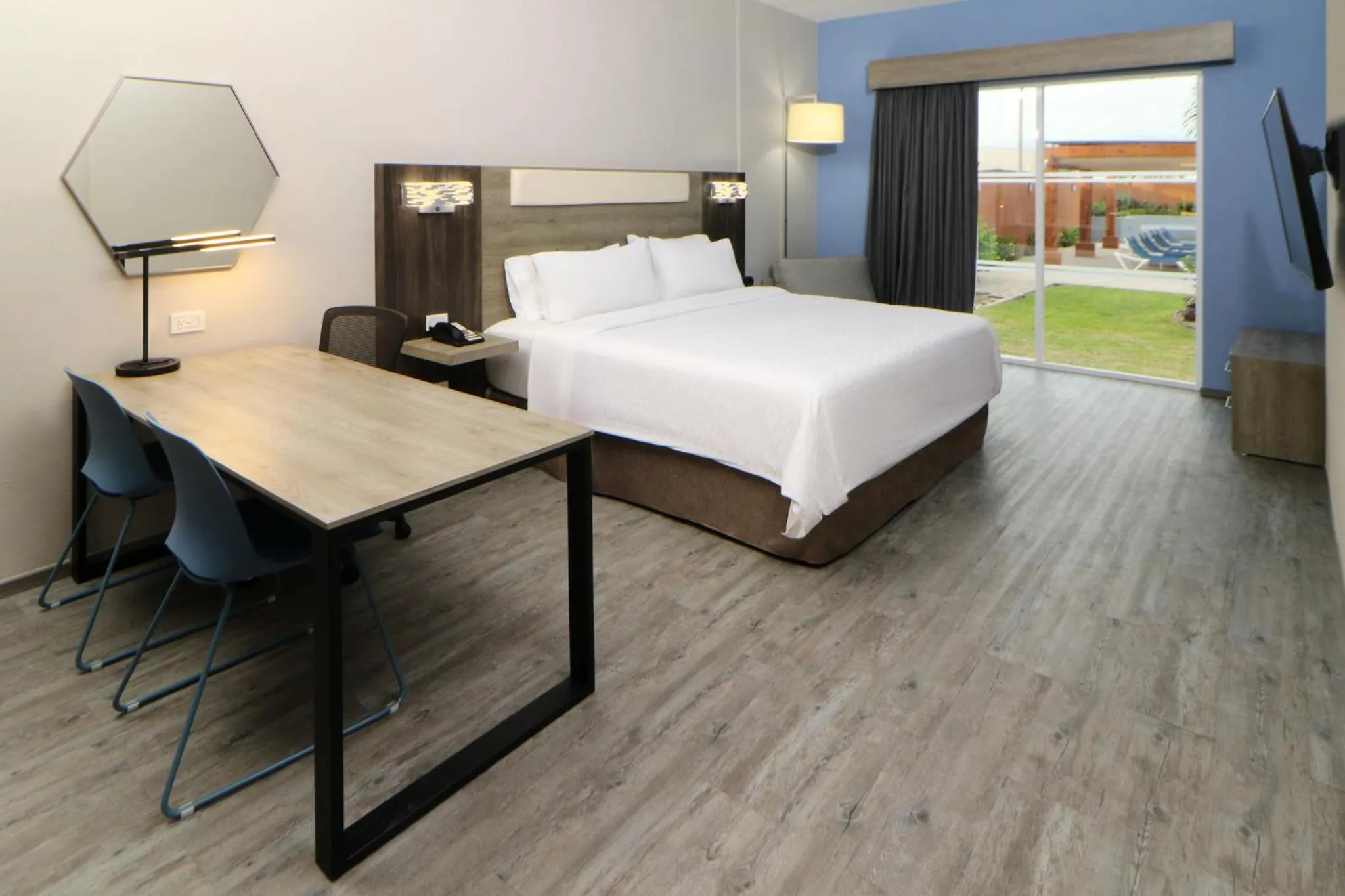 Standard King Room with Extra Floor Space in Holiday Inn Express Manzanillo by IHG