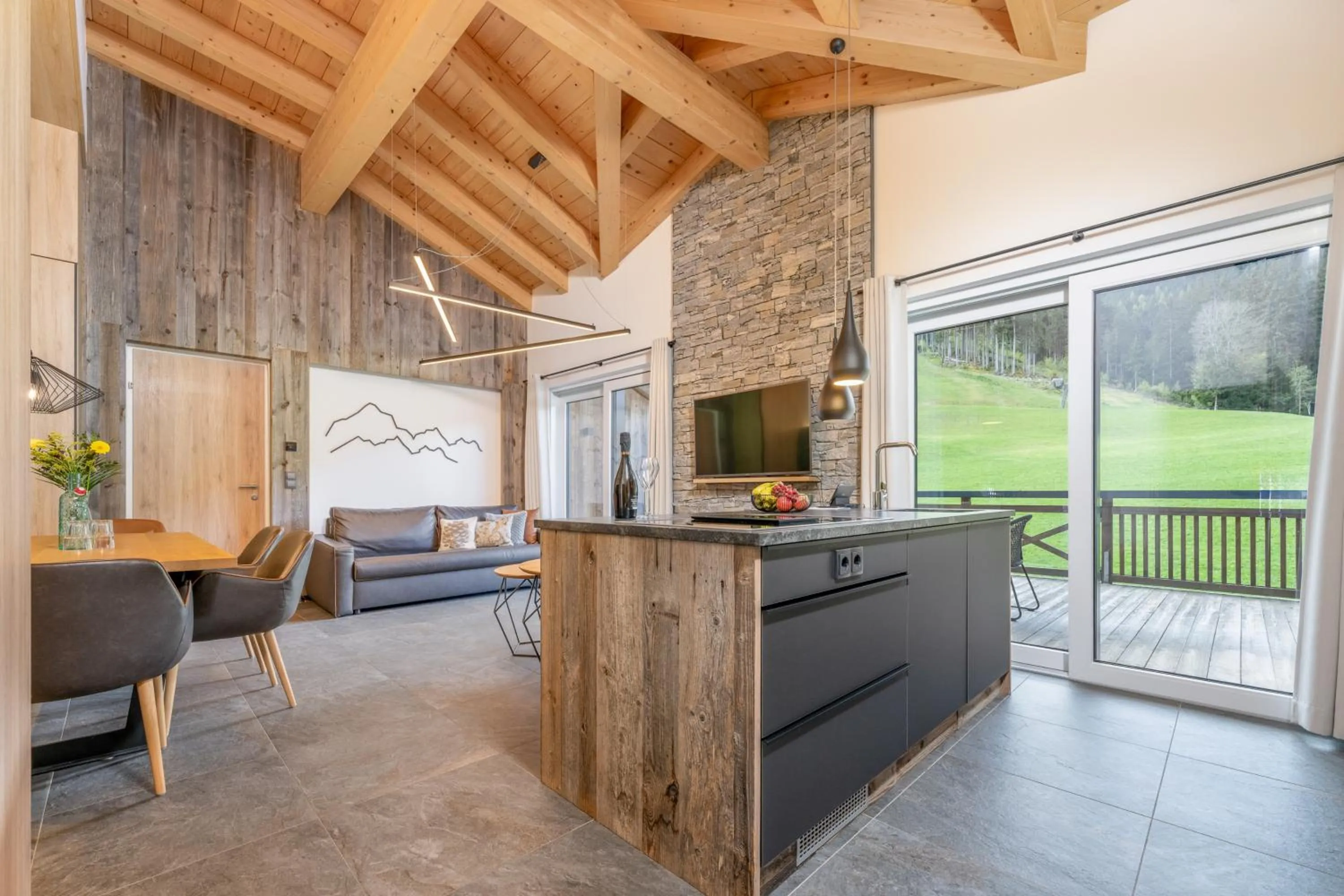 One-Bedroom Penthouse Suite in Stockinggut by AvenidA