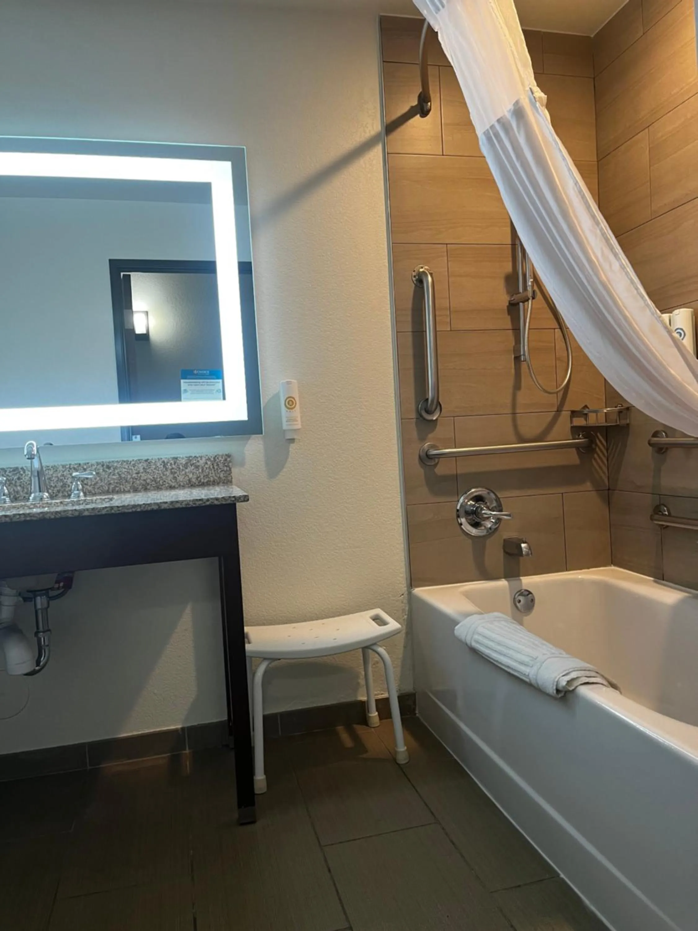 King Suite - Accessible/Non-Smoking in Comfort Suites Denver International Airport