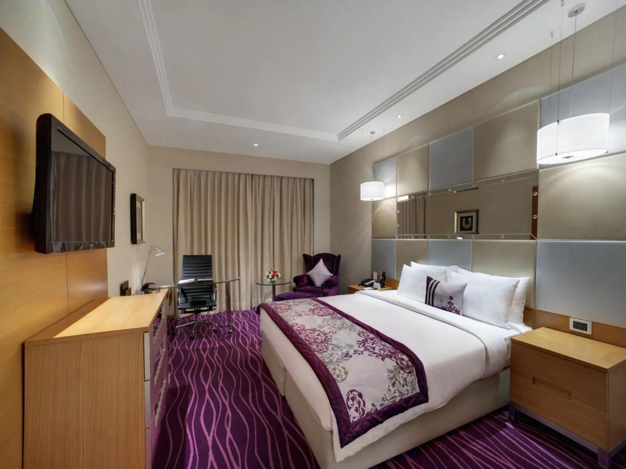 Deluxe Double Room - single occupancy - 10% Discount Buffet Breakfast Rates in Orange Megastructure LLP