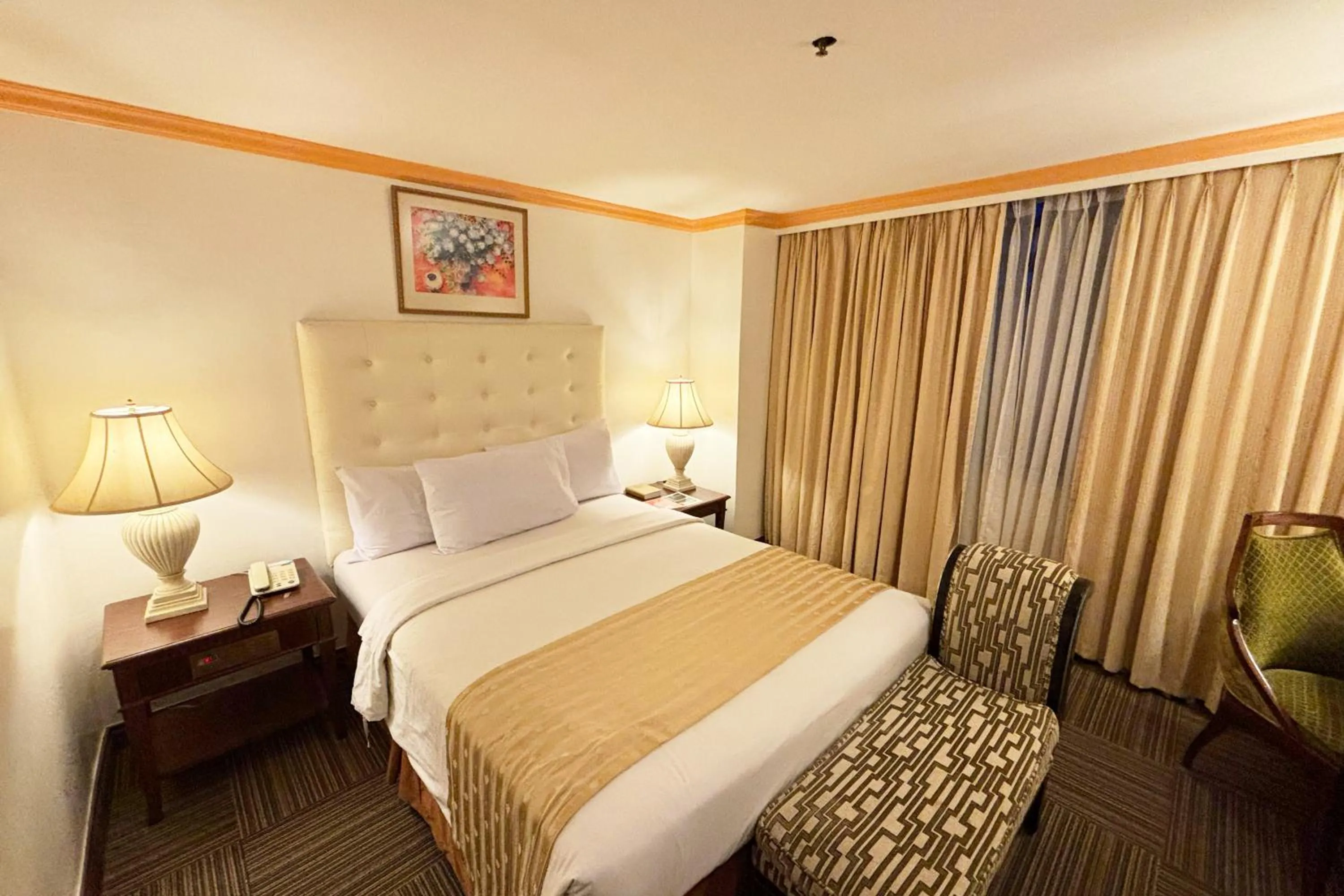 Junior Suite in Tiara Oriental Hotel Makati powered by Cocotel