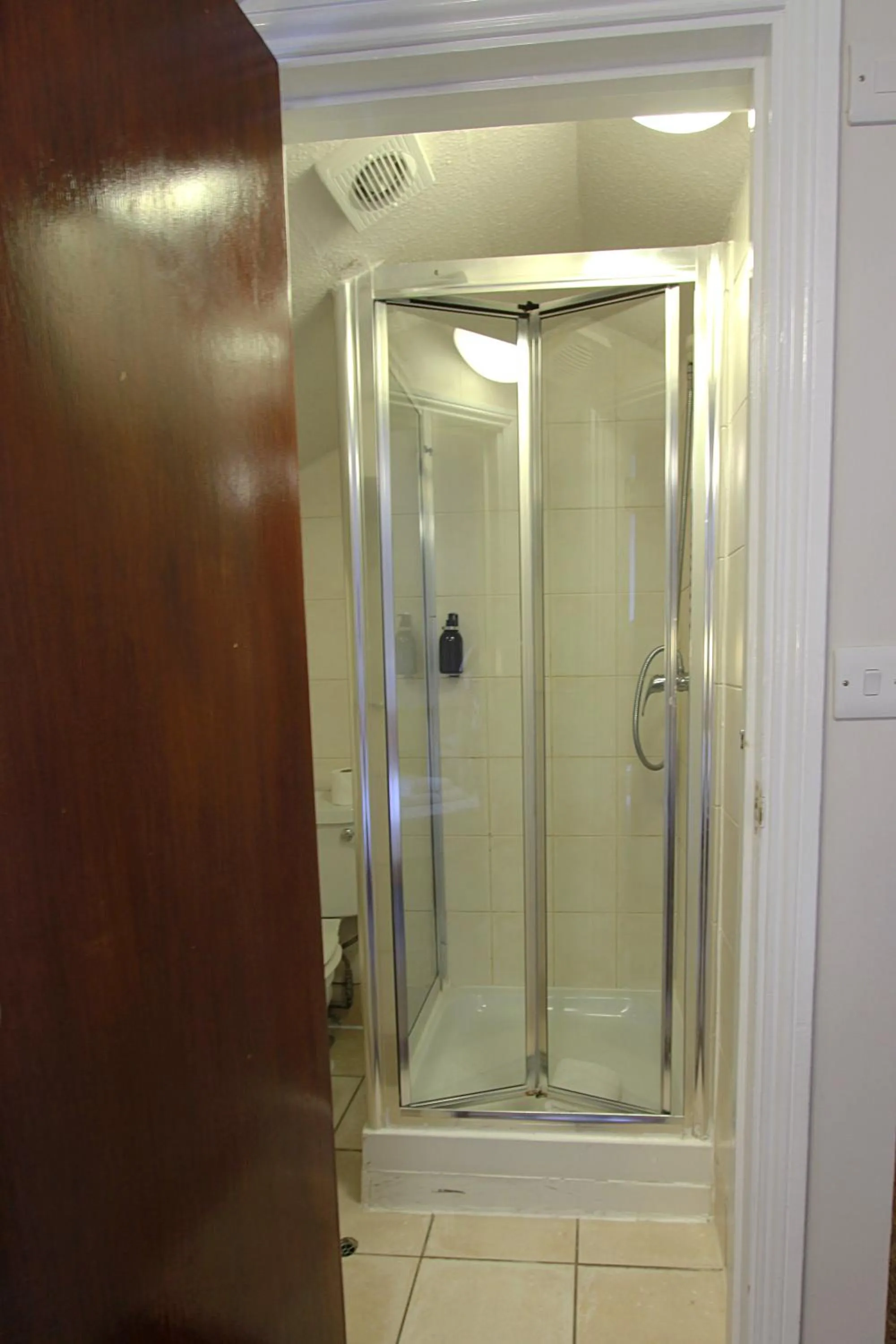 Standard Triple Room in Lords Hotel