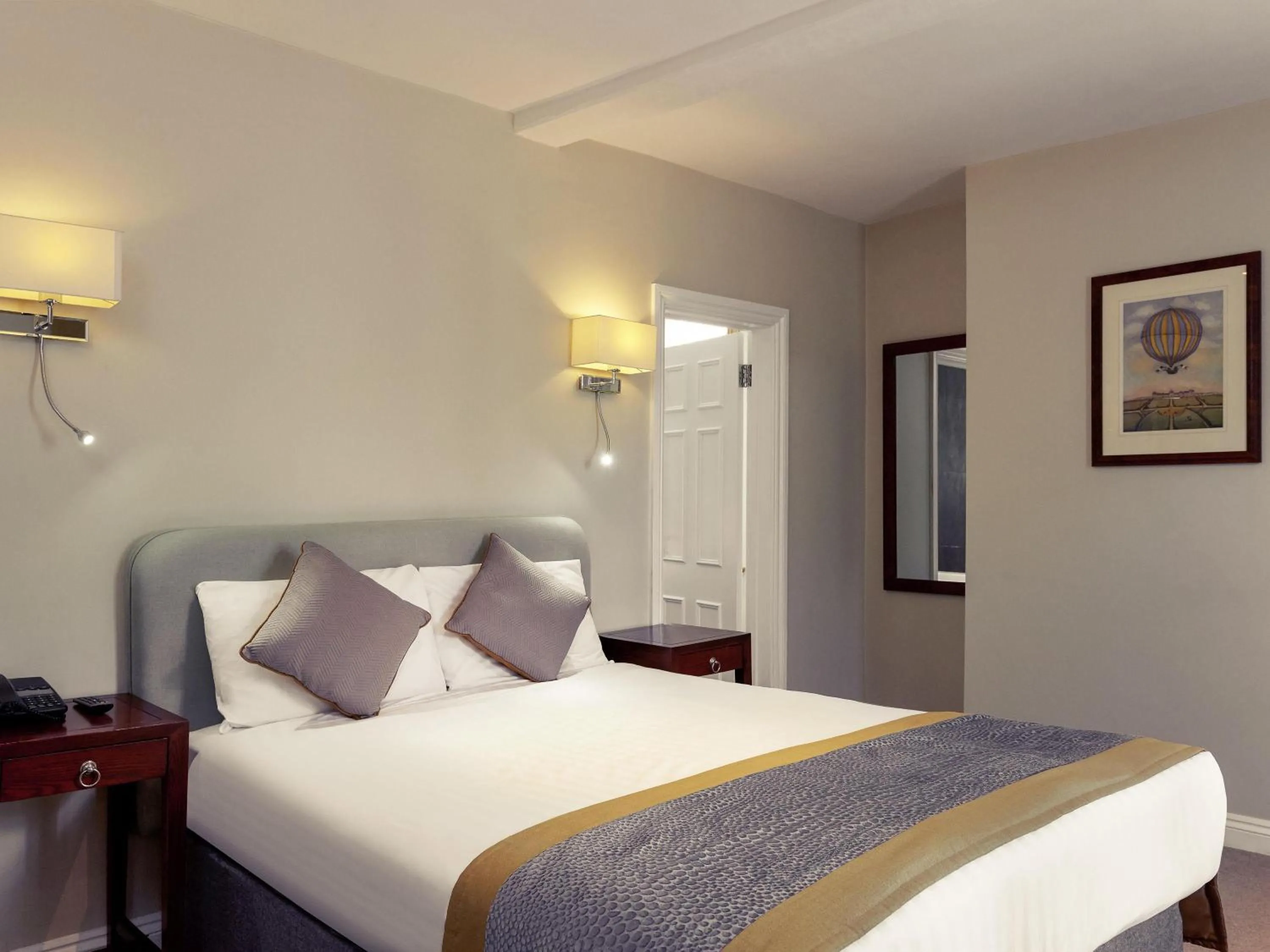 Standard Room with Double Bed in Mercure Thame Lambert Hotel