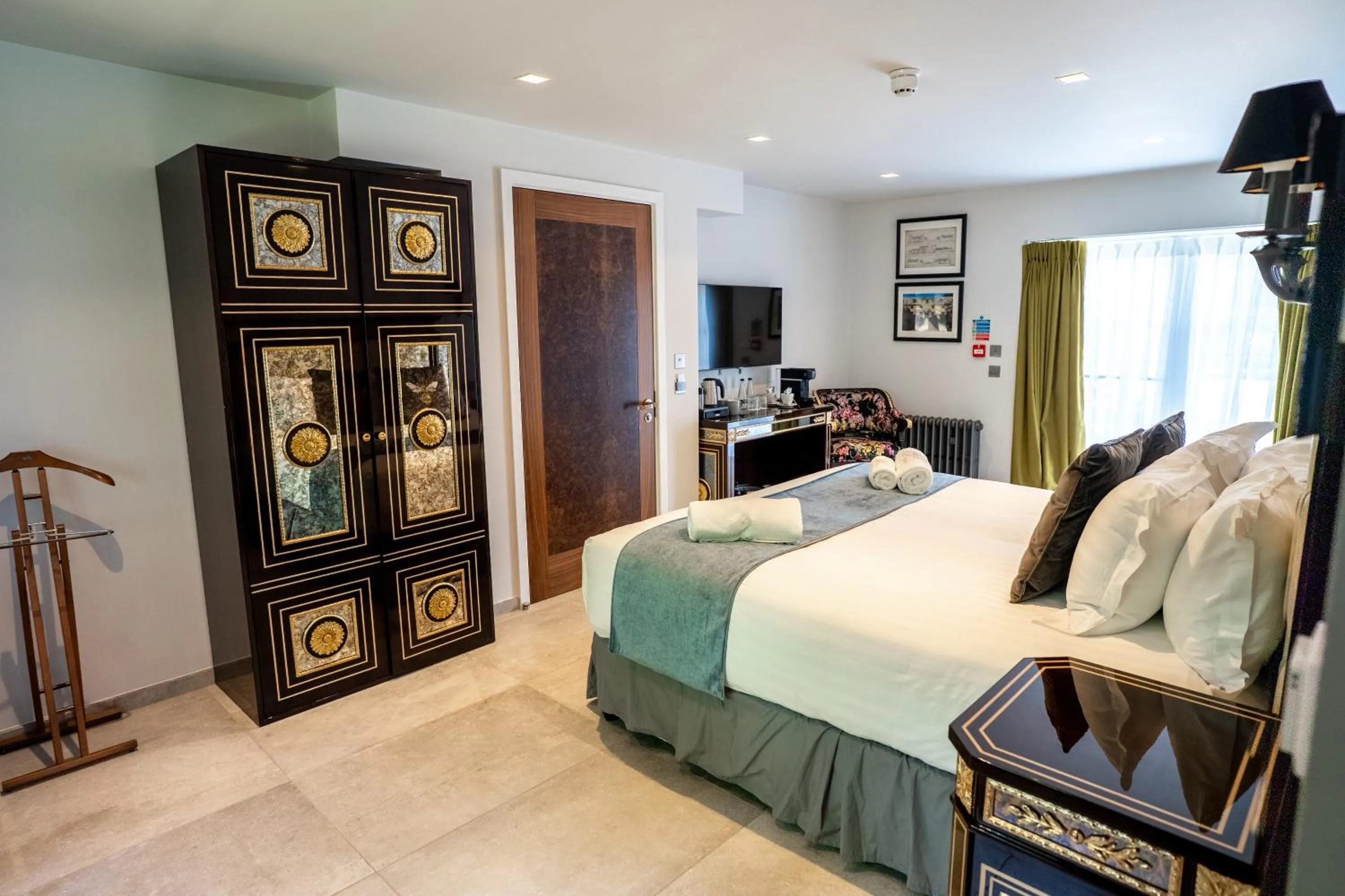 King Room with Roll-In Shower - Annex in Weston Manor Hotel