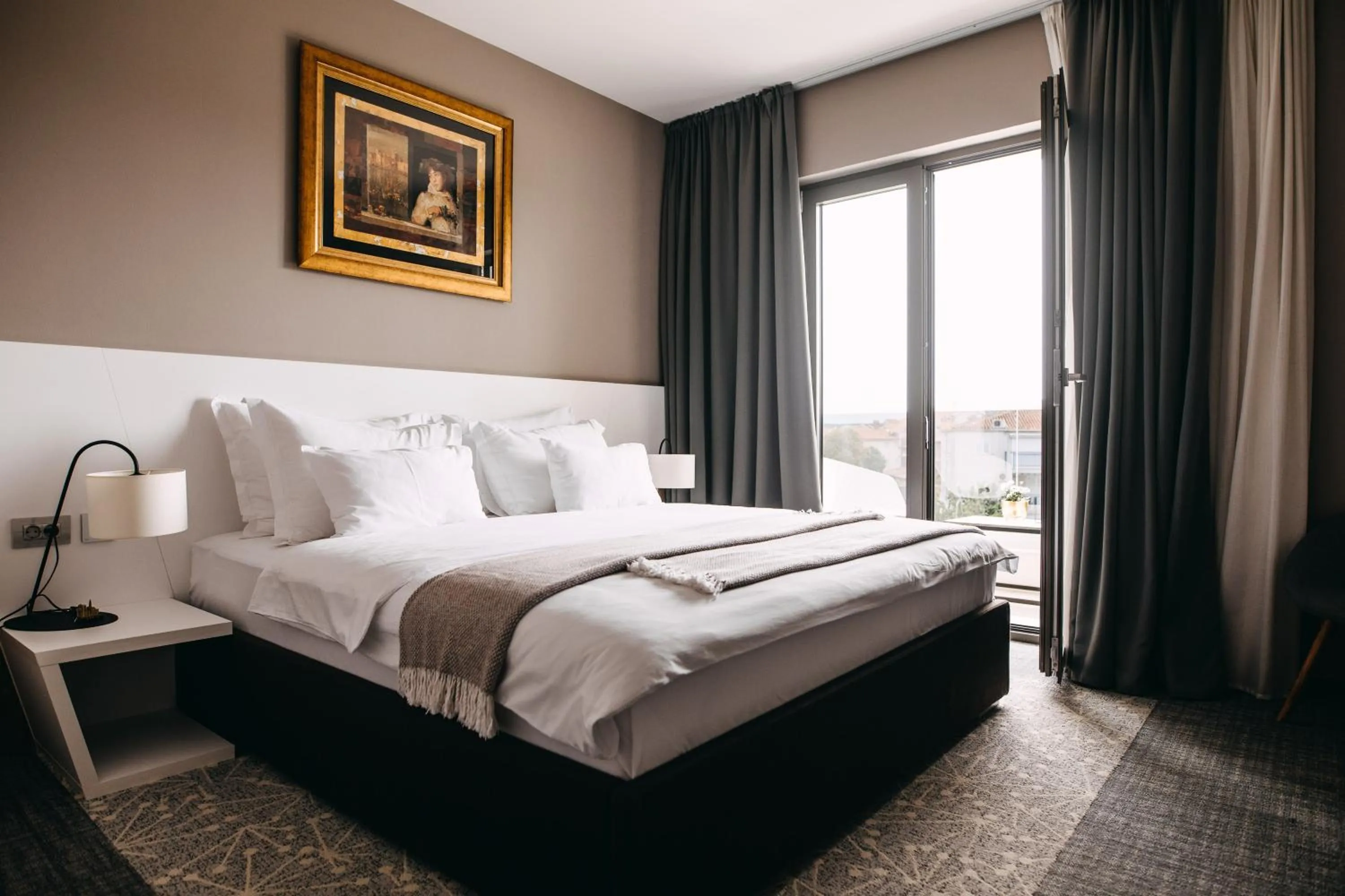 Deluxe Double Room with Balcony in Residence Vaal