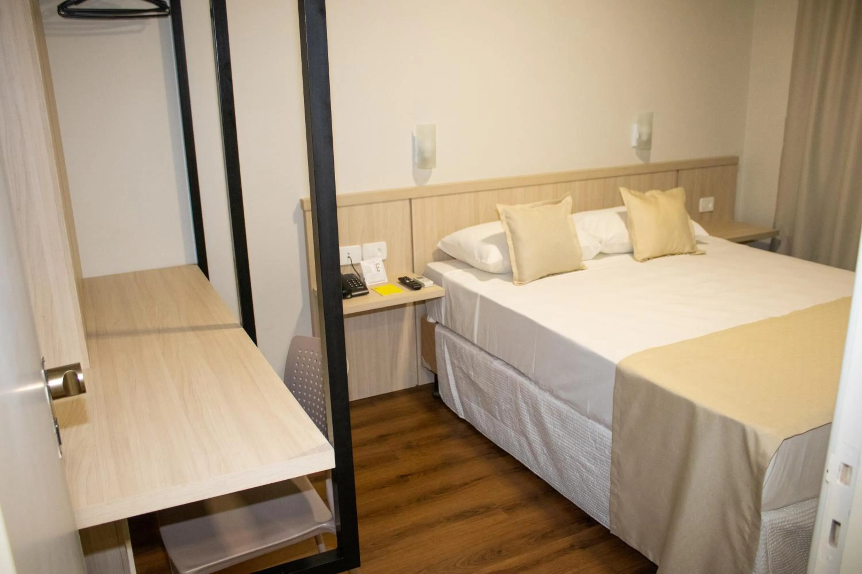 Double or Twin Room with Private Bathroom - single occupancy in Golden Ingá Hotel