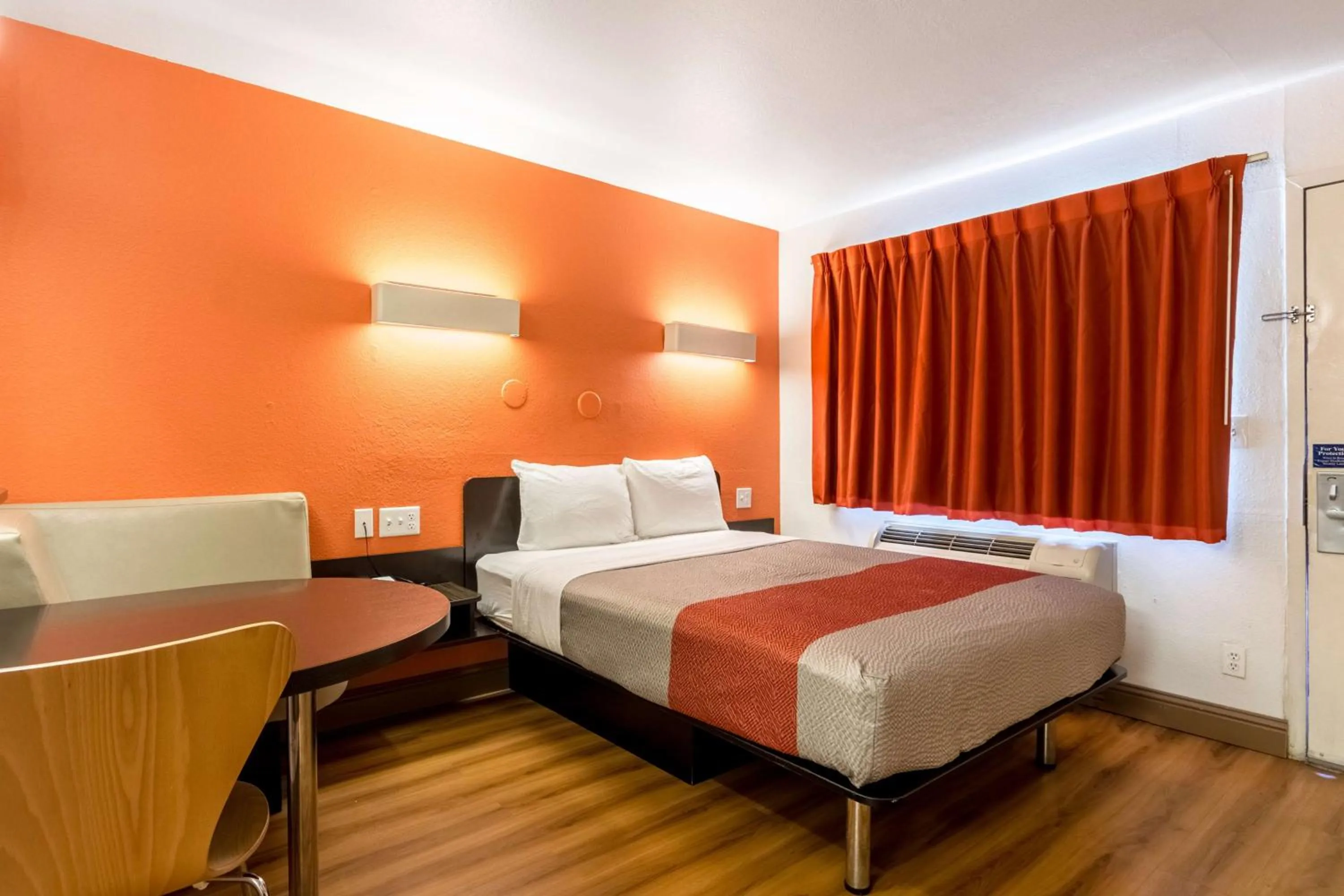 Queen Room - Disability Access - Roll in Shower in Motel 6-Garland, TX - Dallas