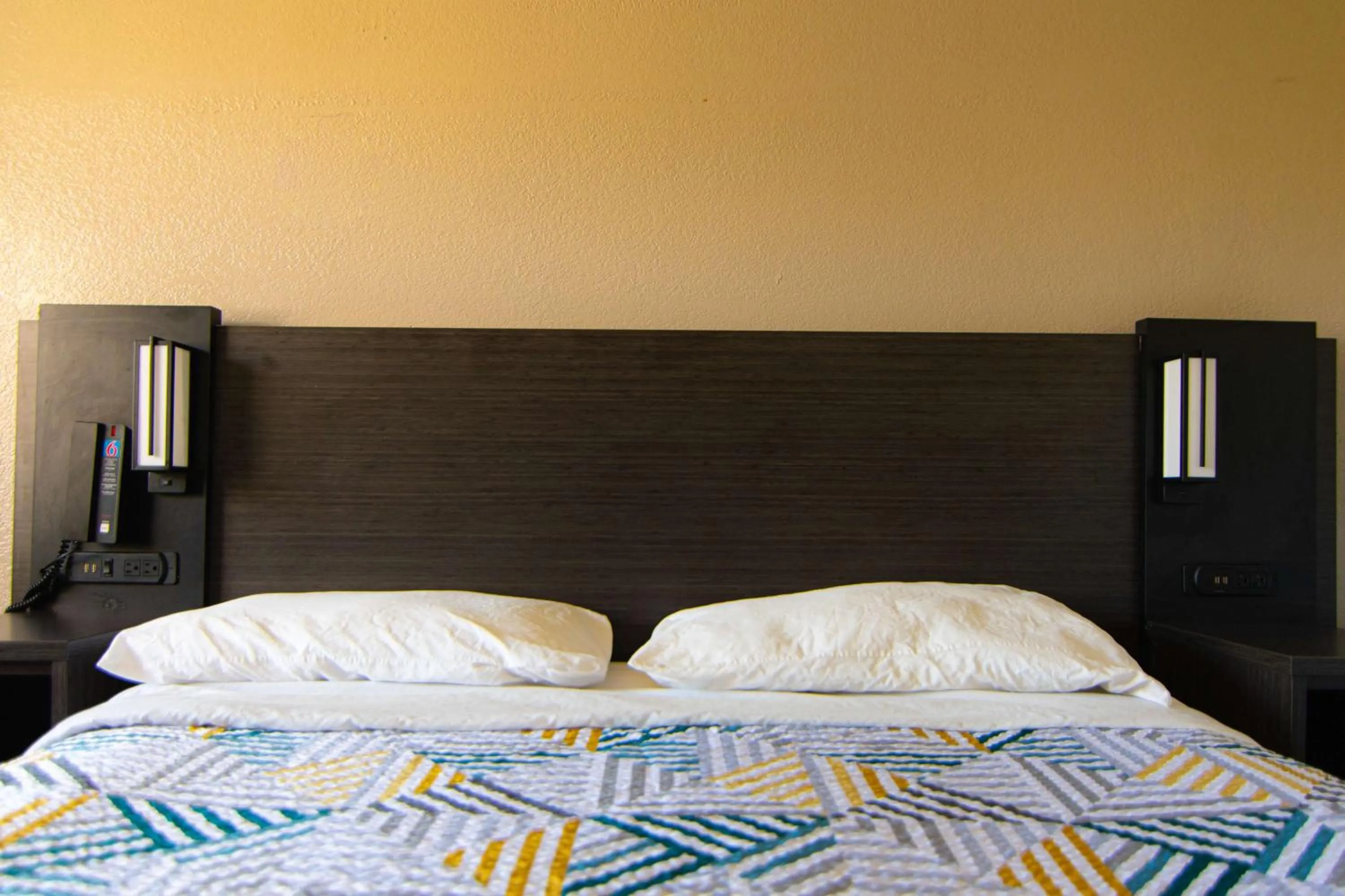 Queen Room in Motel 6-Lantana West Palm Beach, FL