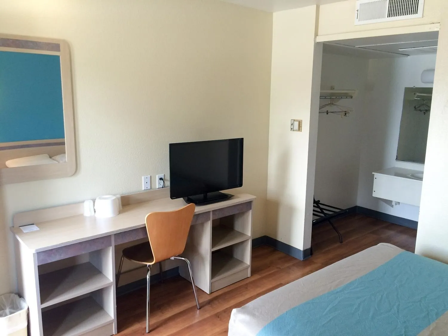 Double Room - Disability Access in Motel 6 Fredericksburg, Va - North