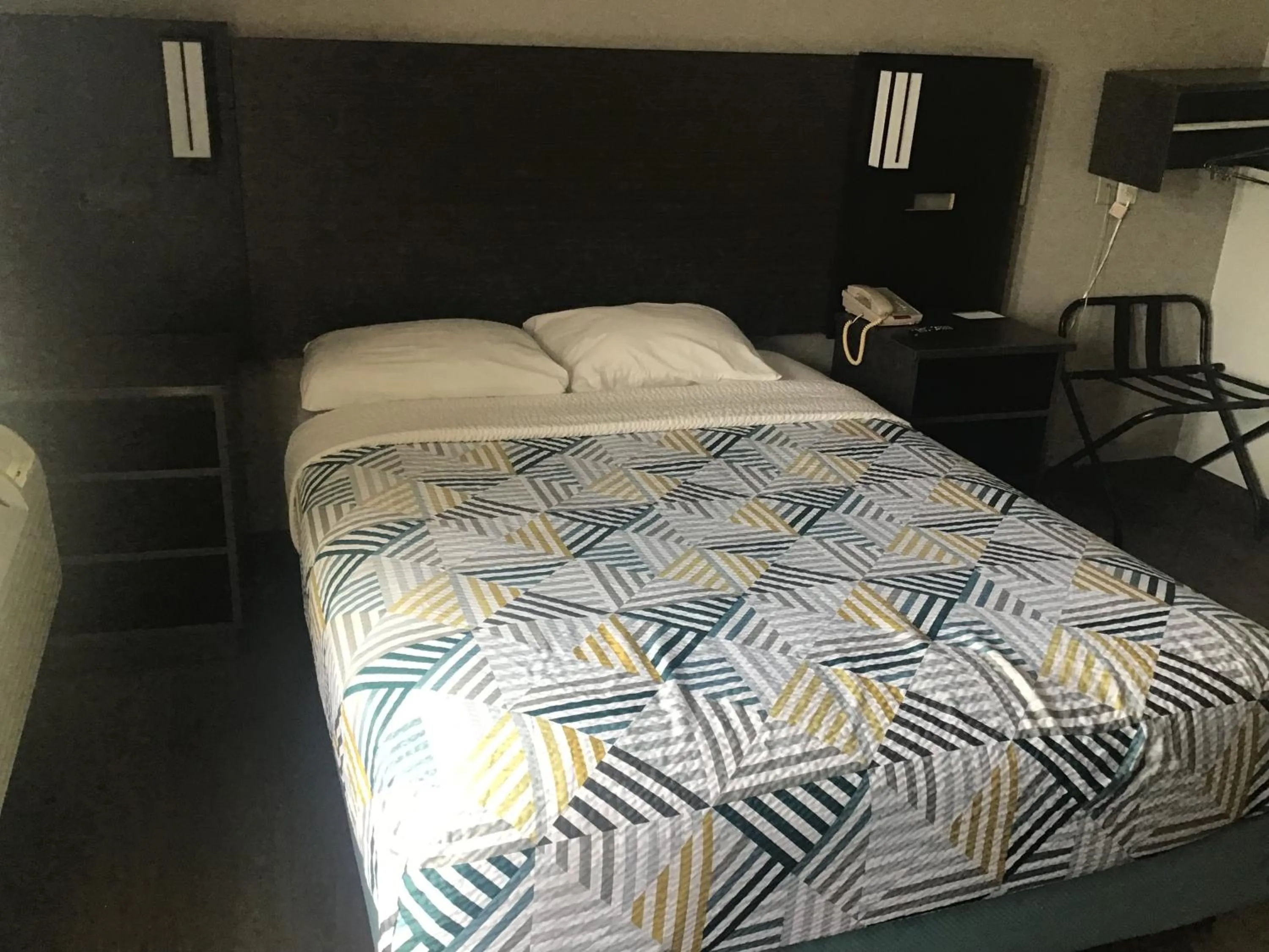 Double Room - Disability Access - Non-Smoking in Motel 6-Laurel, DC - Washington Northeast