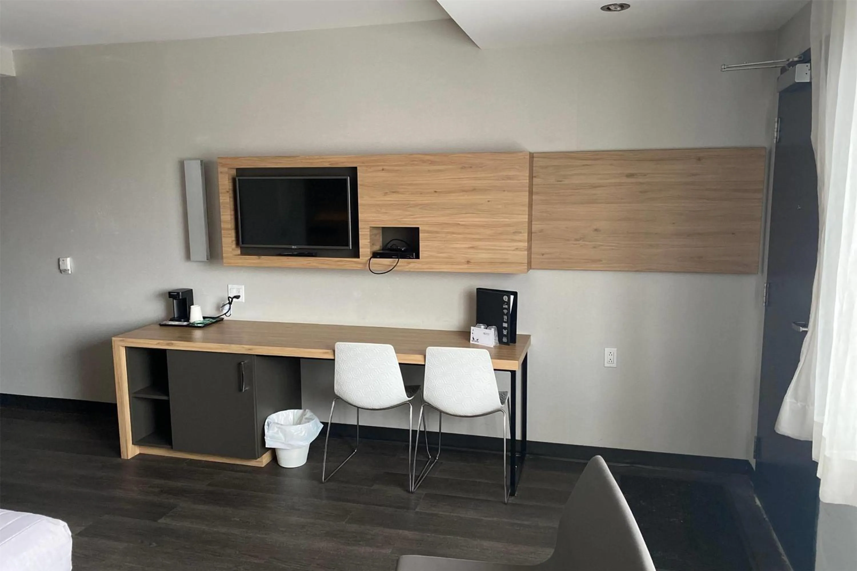 Queen Room - Non-Smoking in Ramada by Wyndham Laval