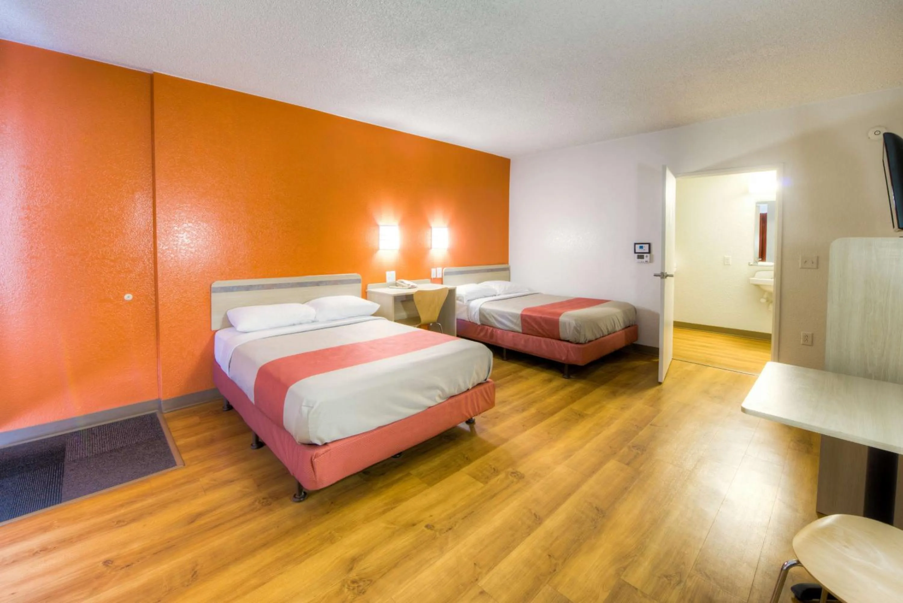 Quadruple Room - Disability Access - Roll in Shower in Motel 6-Niantic, CT - New London
