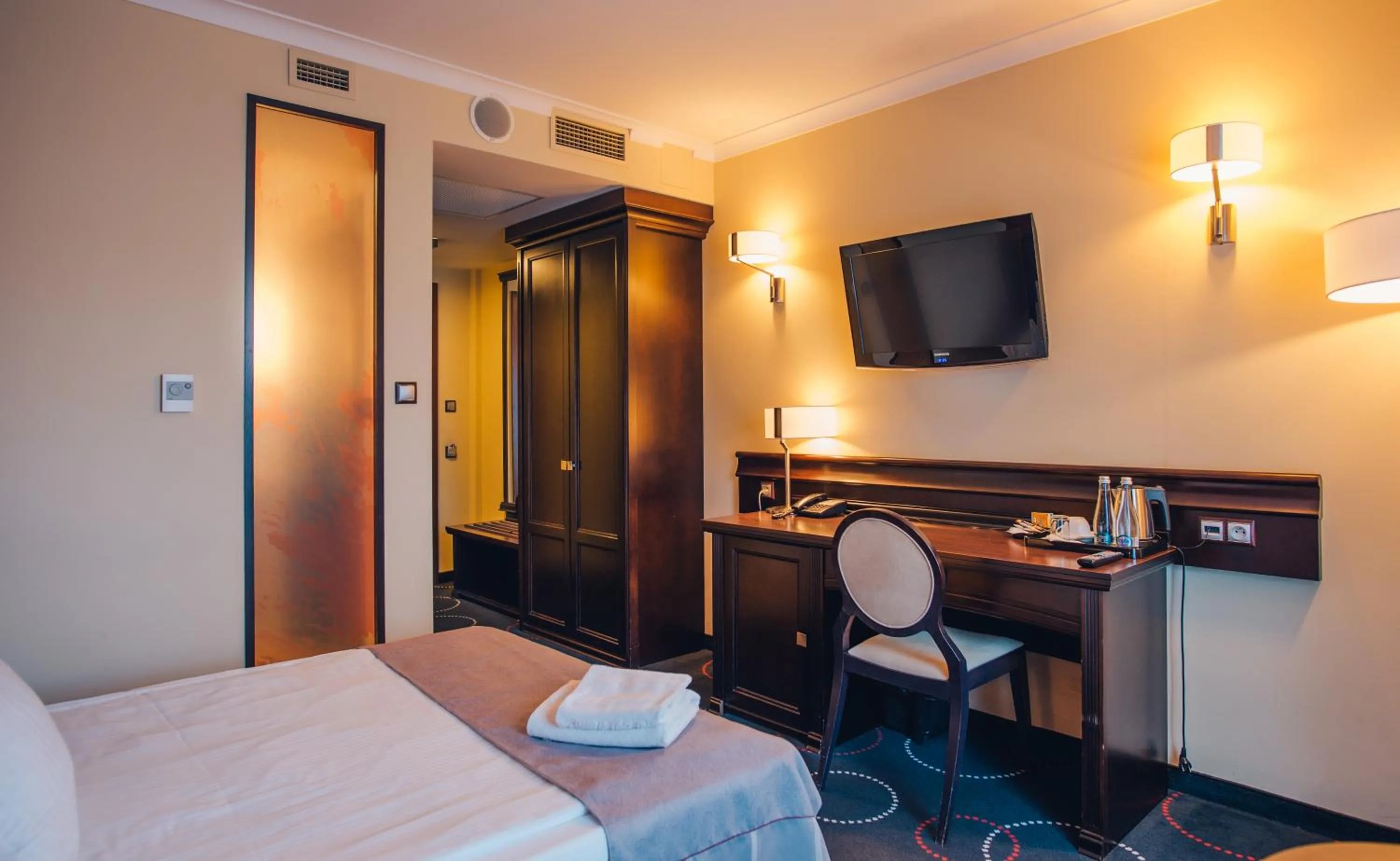 Single Room in Hotel Admirał