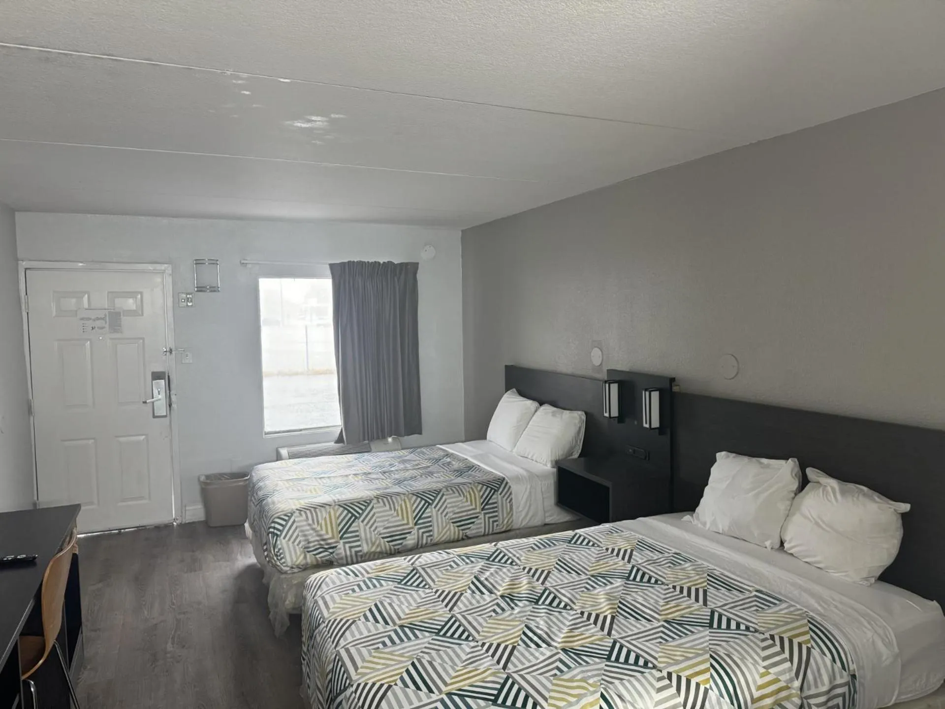 Quadruple Room - Disability Access in Motel 6-Norfolk, VA