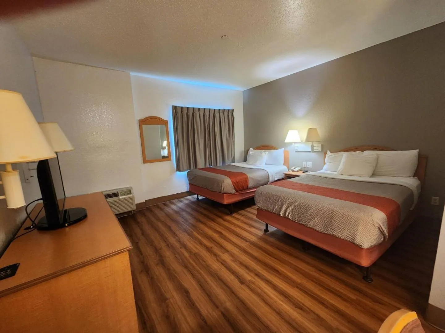 Deluxe Quadruple Room in Motel 6-Biloxi, MS - Beach