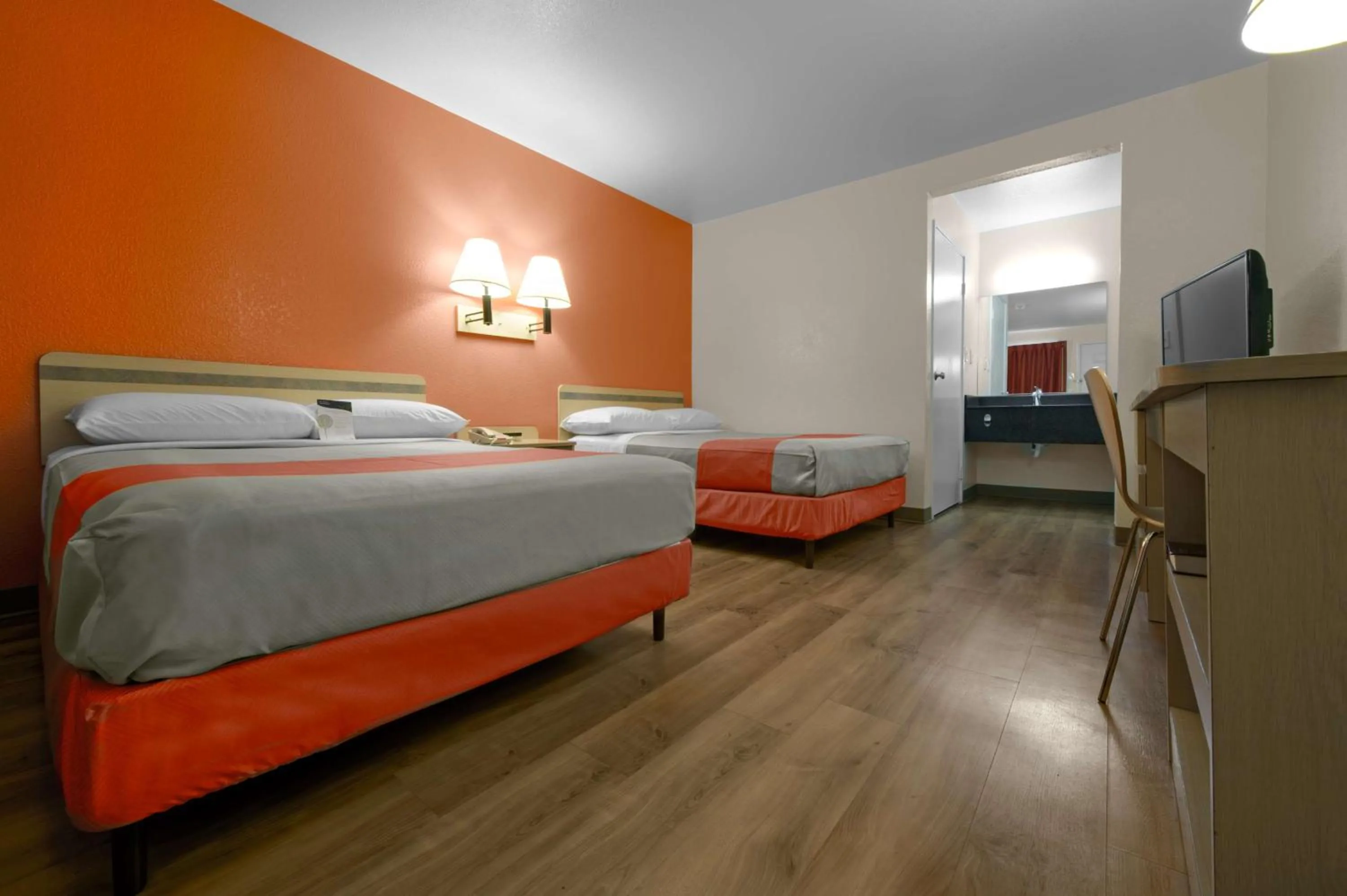 Deluxe Quadruple Room in Motel 6-Saint Joseph, MO