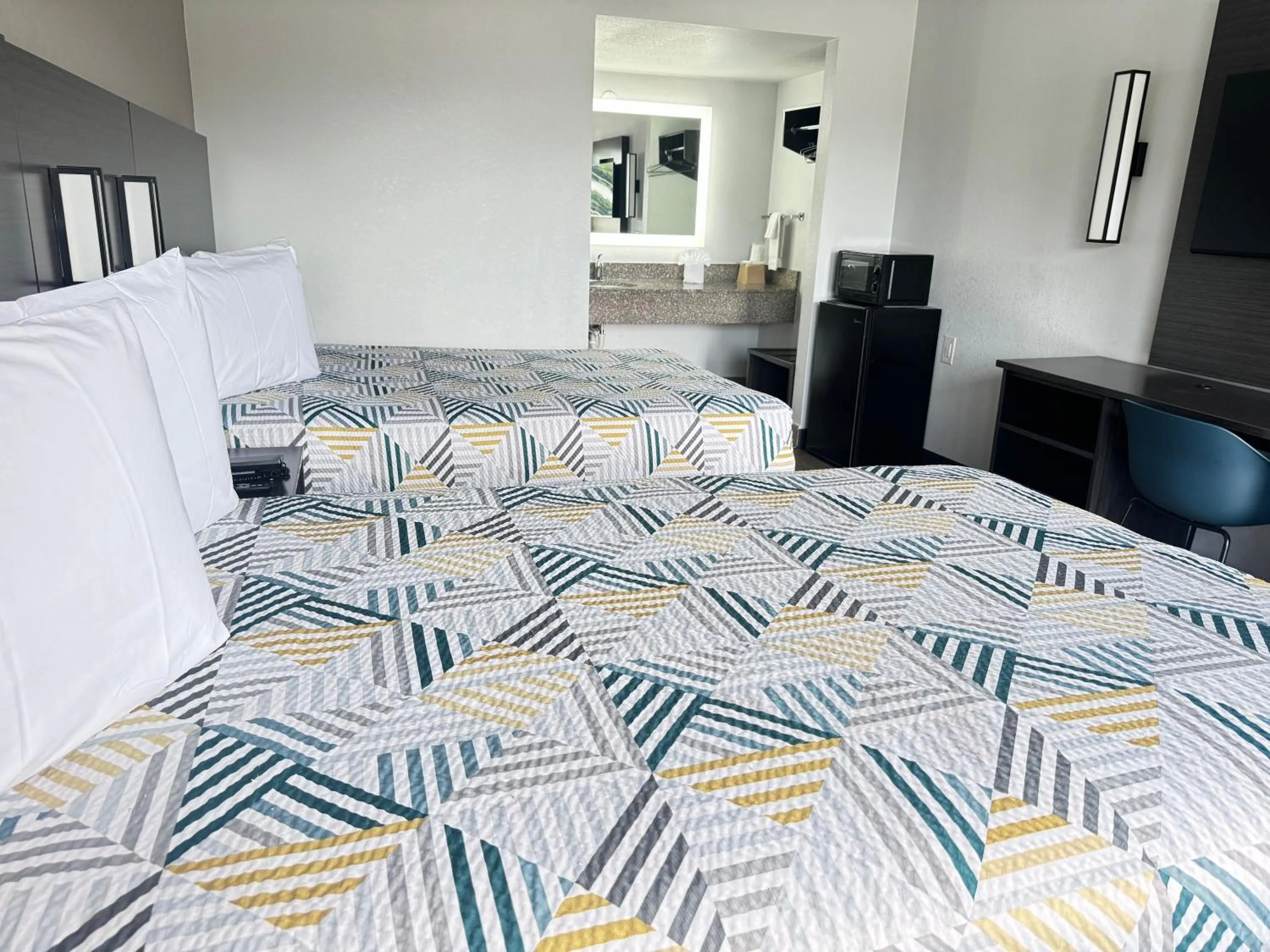 Double Room Smoking in Masters Inn Tucker