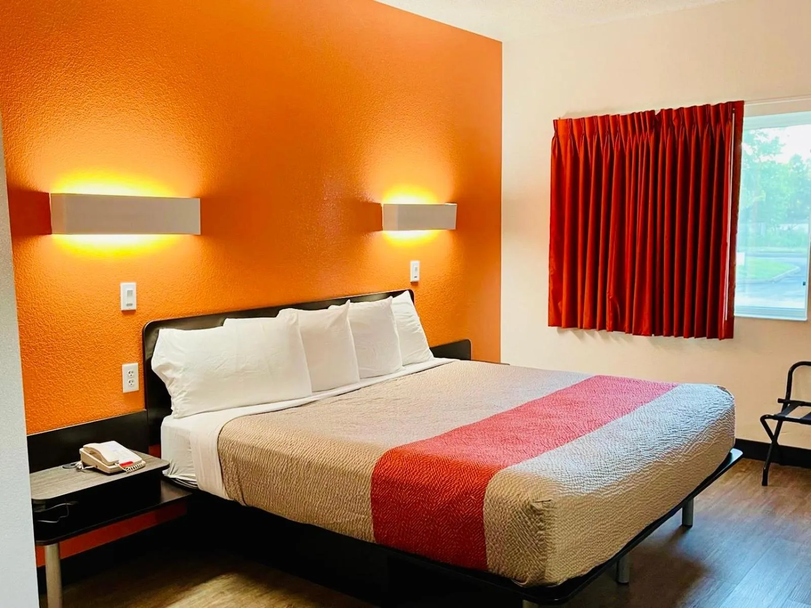 Double Room - single occupancy - Disability Access in Motel 6-Springfield, IL I-55 I-72