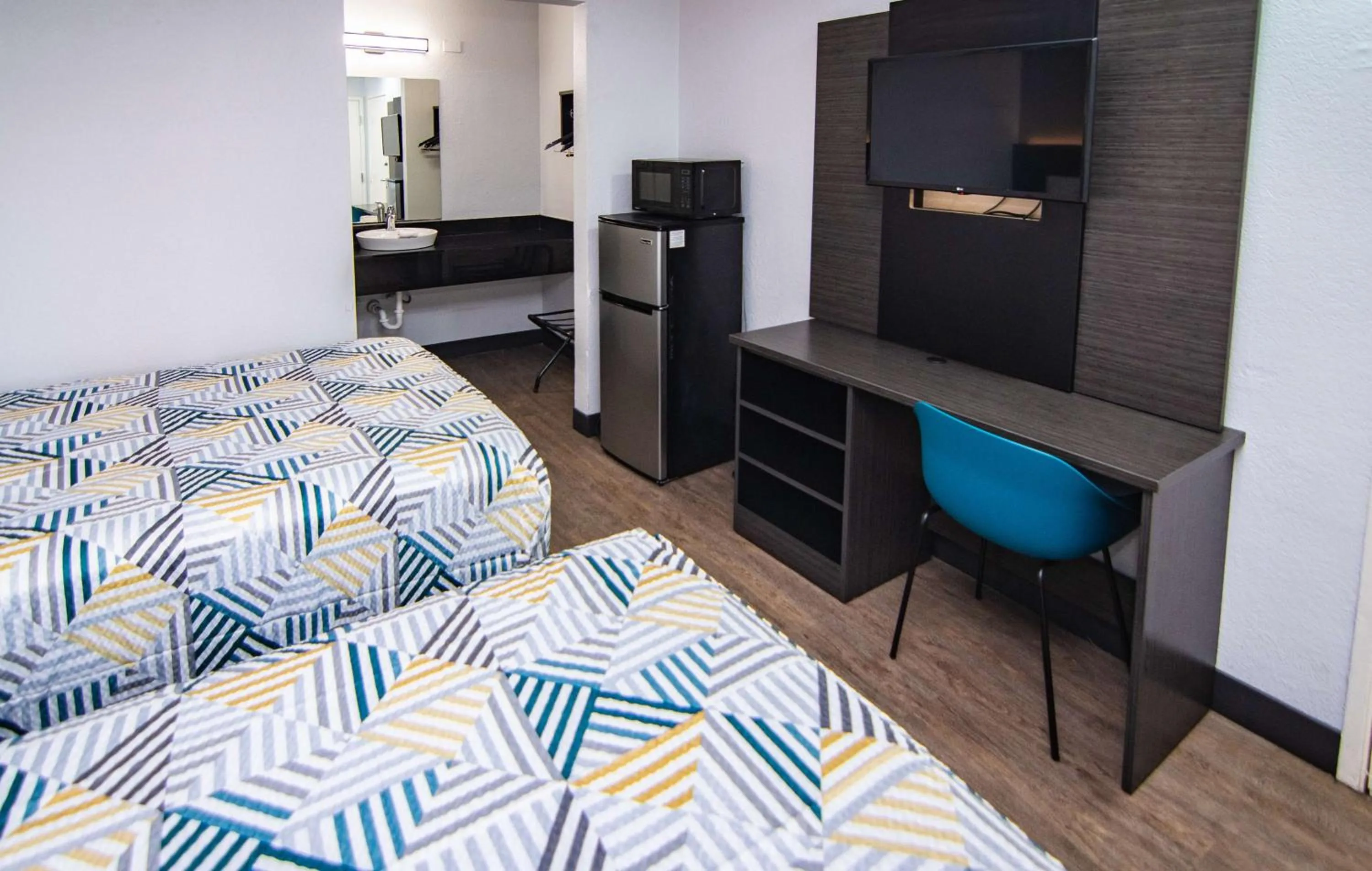 Quadruple Room in Motel 6-Ft. Pierce, FL