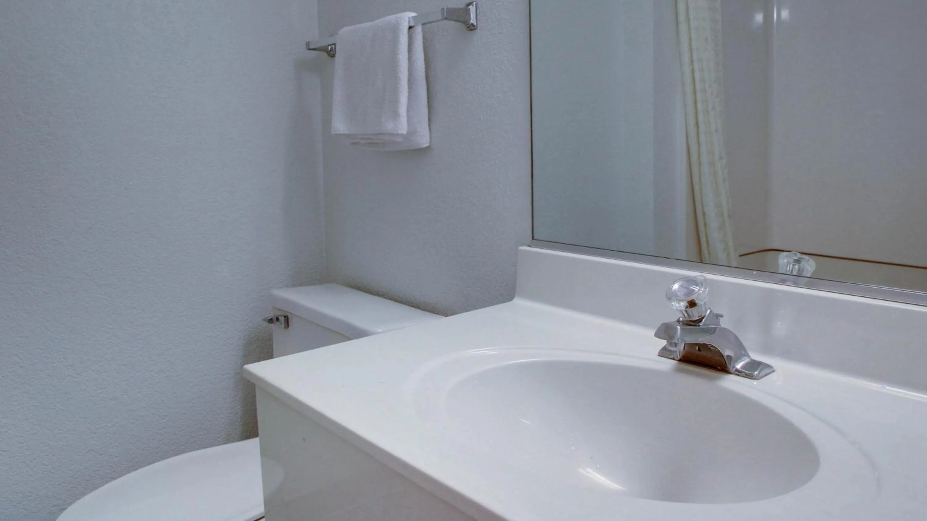 Deluxe King Room - Mobility Access/Non-Smoking in Baymont Inn & Suites Shawnee