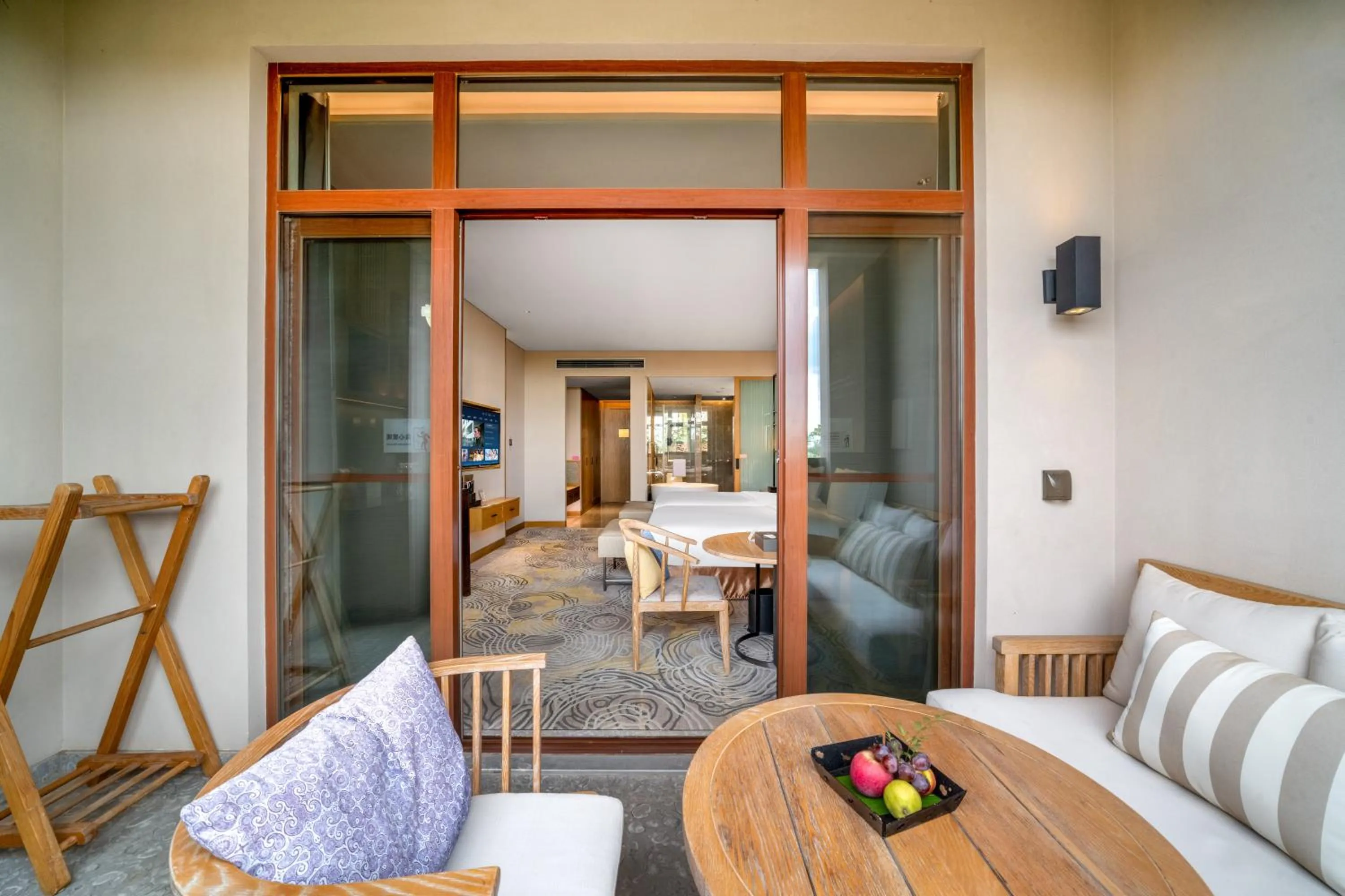 Standard Twin Room in Crowne Plaza - Kunming Ancient Dian Town by IHG