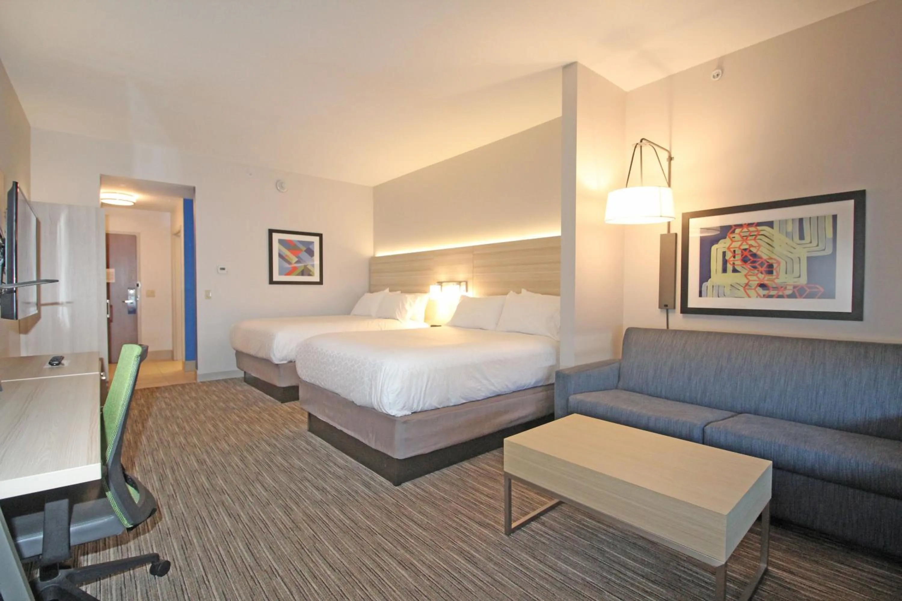Queen Room with Two Queen Beds - Disability Access with Bath Tub in Holiday Inn Express & Suites Ocala by IHG