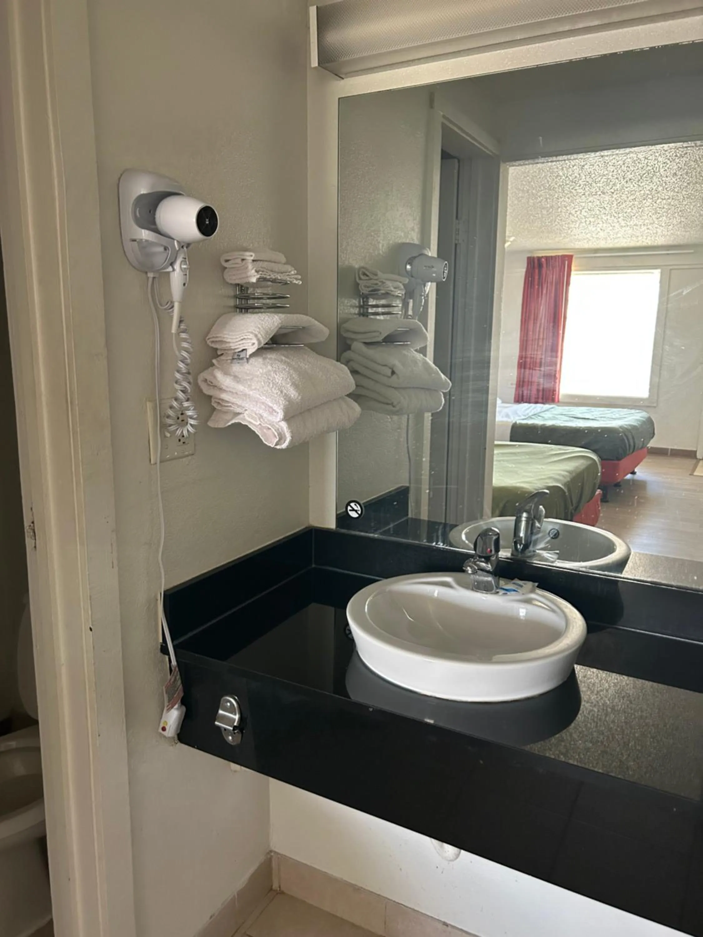 Double Room with Two Double Beds - Smoking in Rodeway Inn