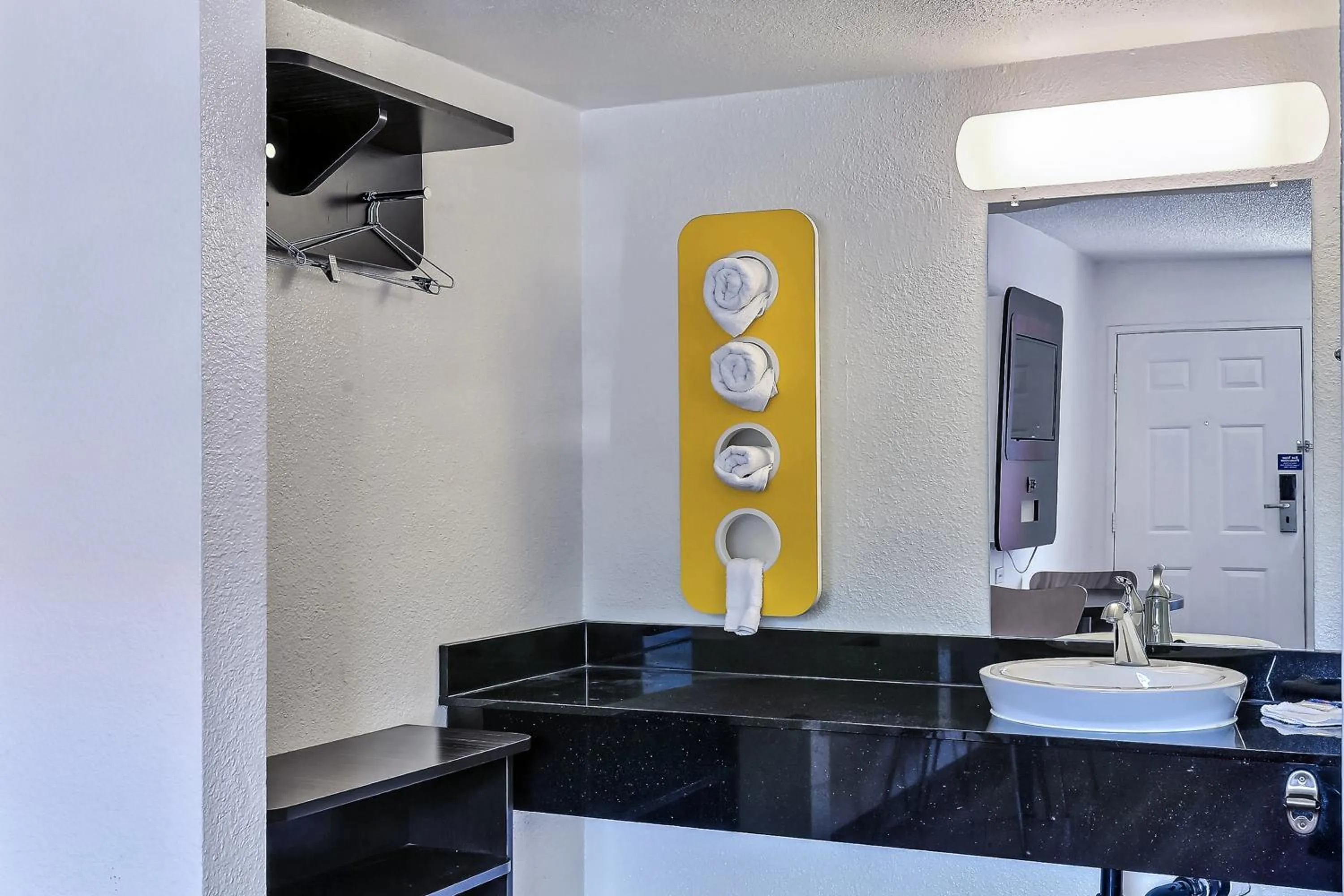 Double Room - single occupancy - Disability Access in Motel 6-Pleasanton, CA