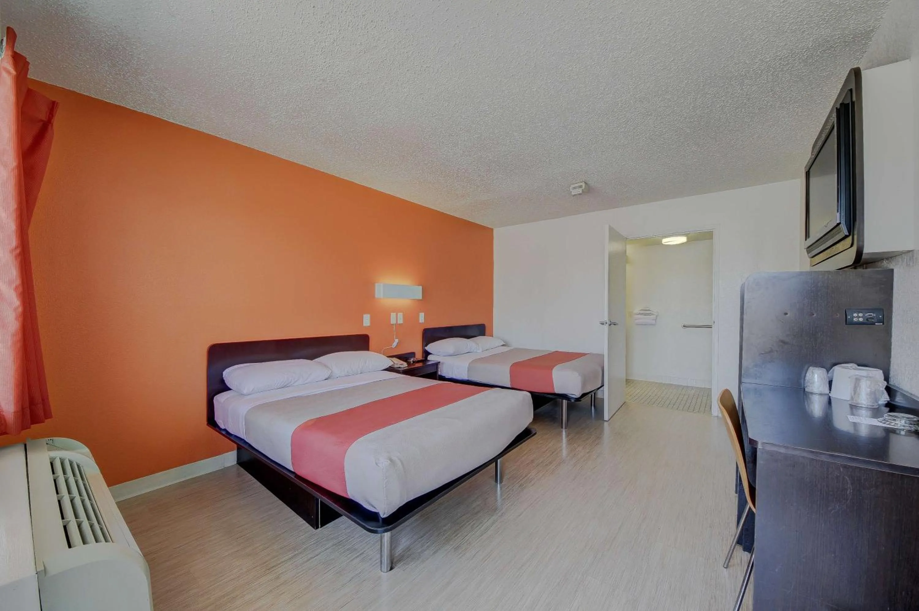 Quadruple Room - Disability Access in Motel 6-San Antonio, TX - Fort Sam Houston