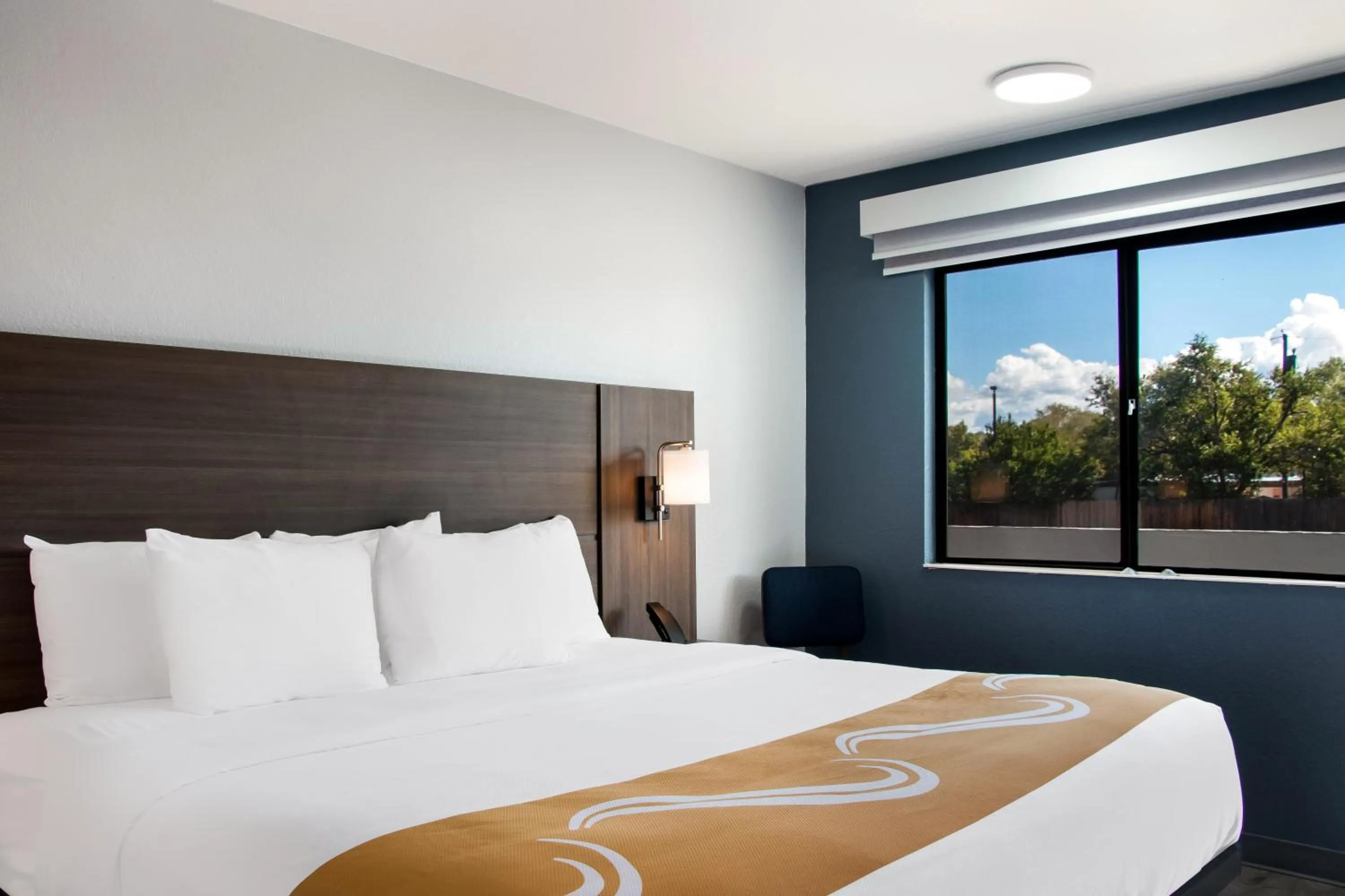 King Room - Non Smoking in Quality Inn Santa Fe New Mexico