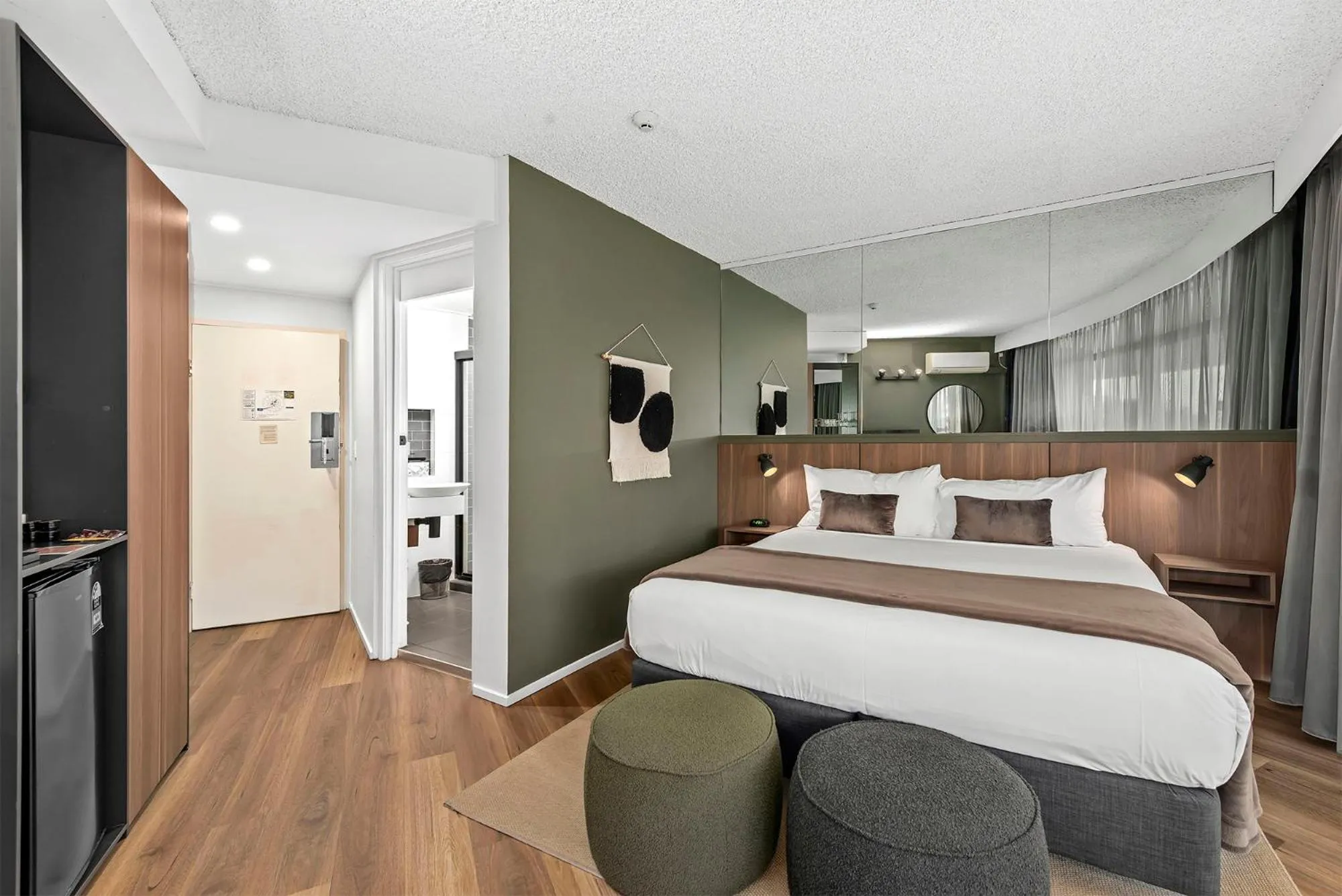 Standard King Room in Madison Tower Mill Hotel