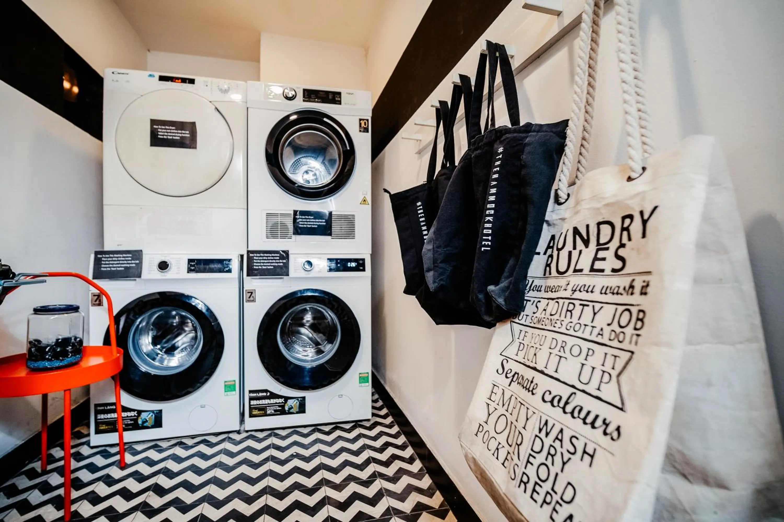 DELUXE DOUBLE NEST- FREE LAUNDRY, MINIBAR in The Hammock Hotel Fine Arts Museum