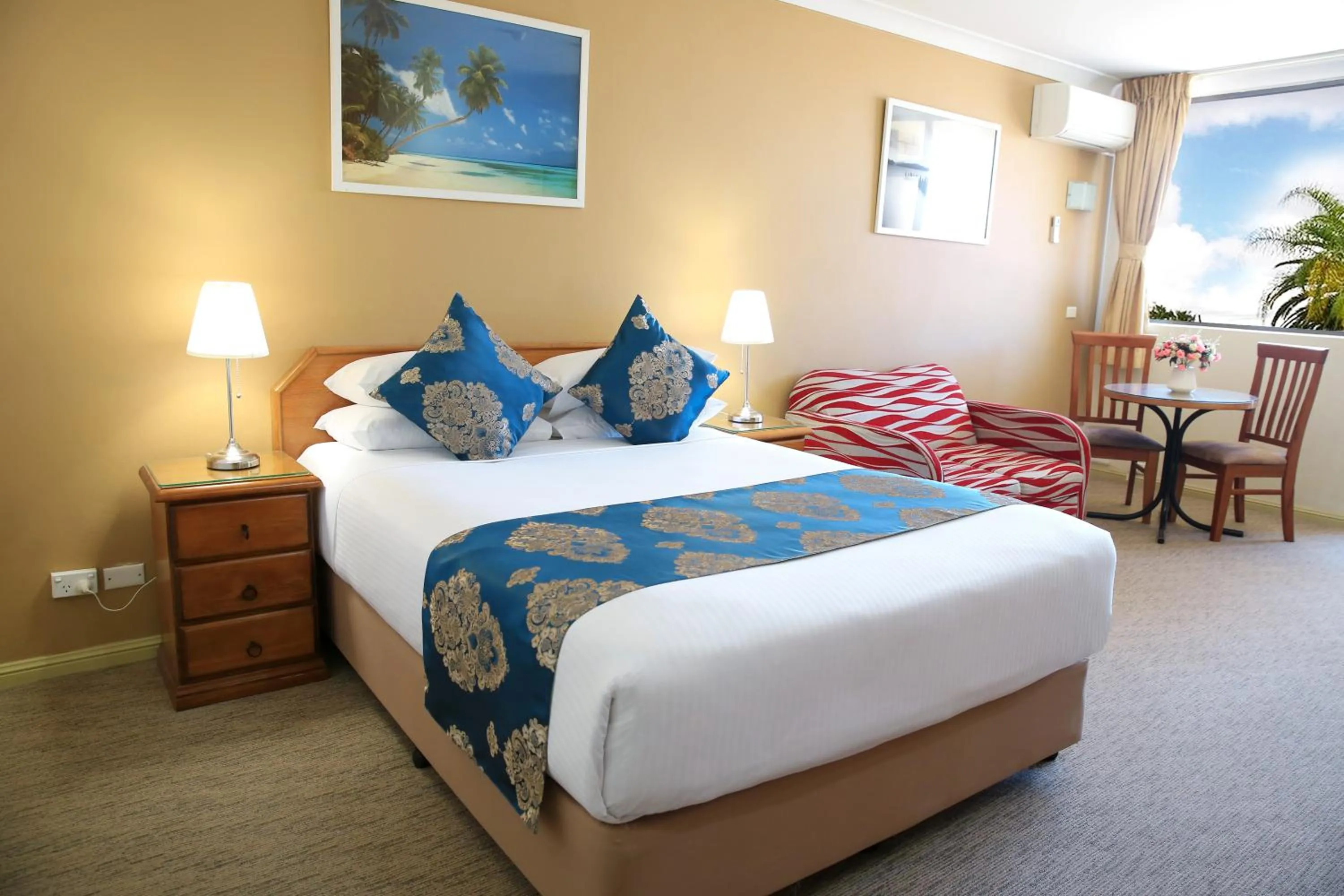 Queen Room with Sofa Bed in Ryde Inn