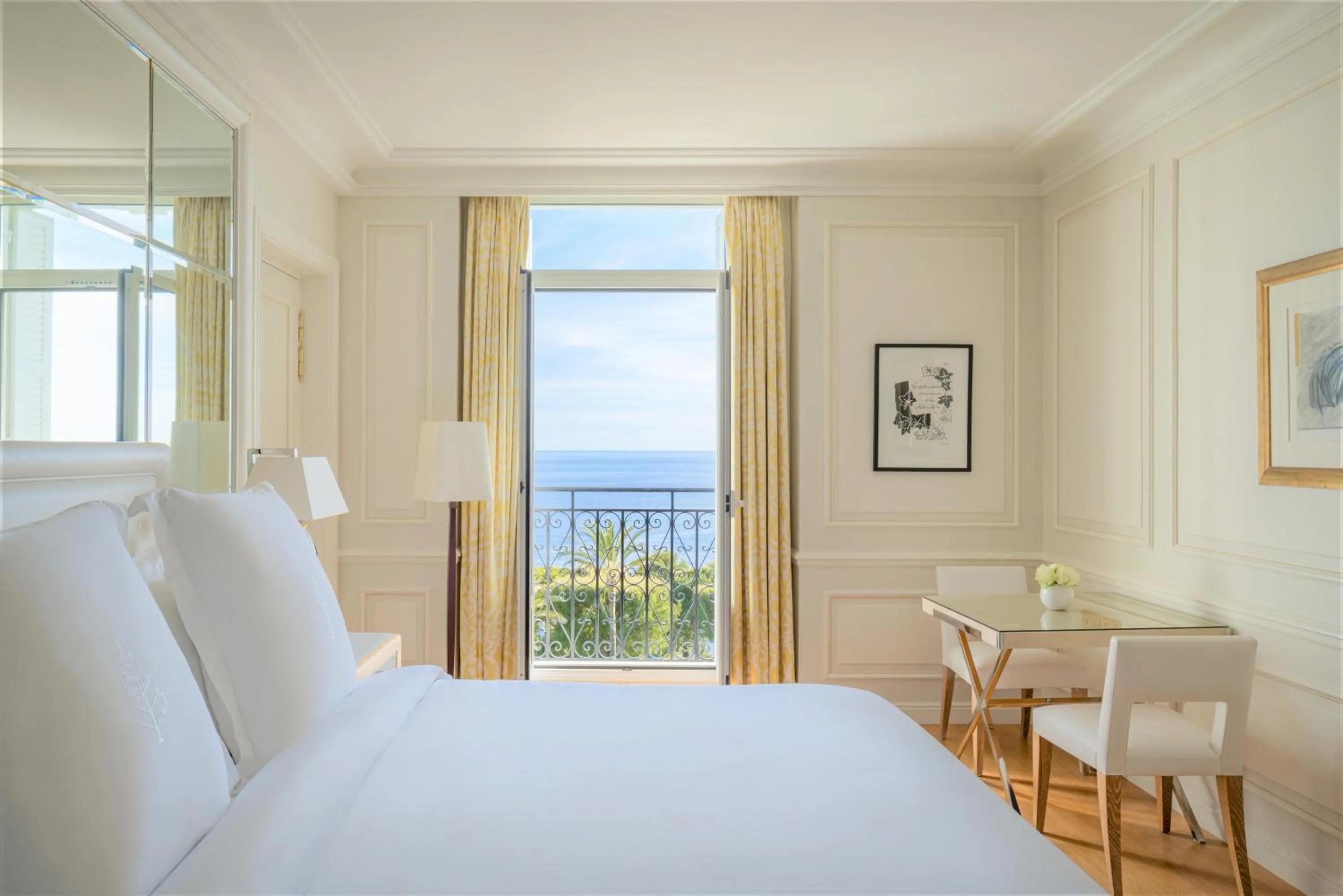 Palace Sea View Room Queen Bed in Grand-Hôtel du Cap-Ferrat, A Four Seasons Hotel