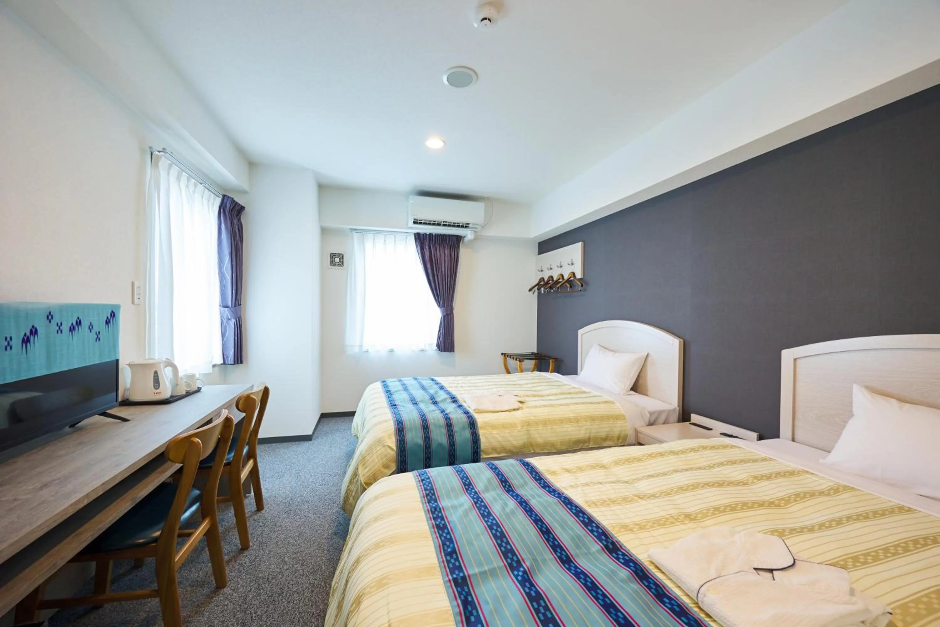 Standard Twin Room in Hotel Peaceisland Naha